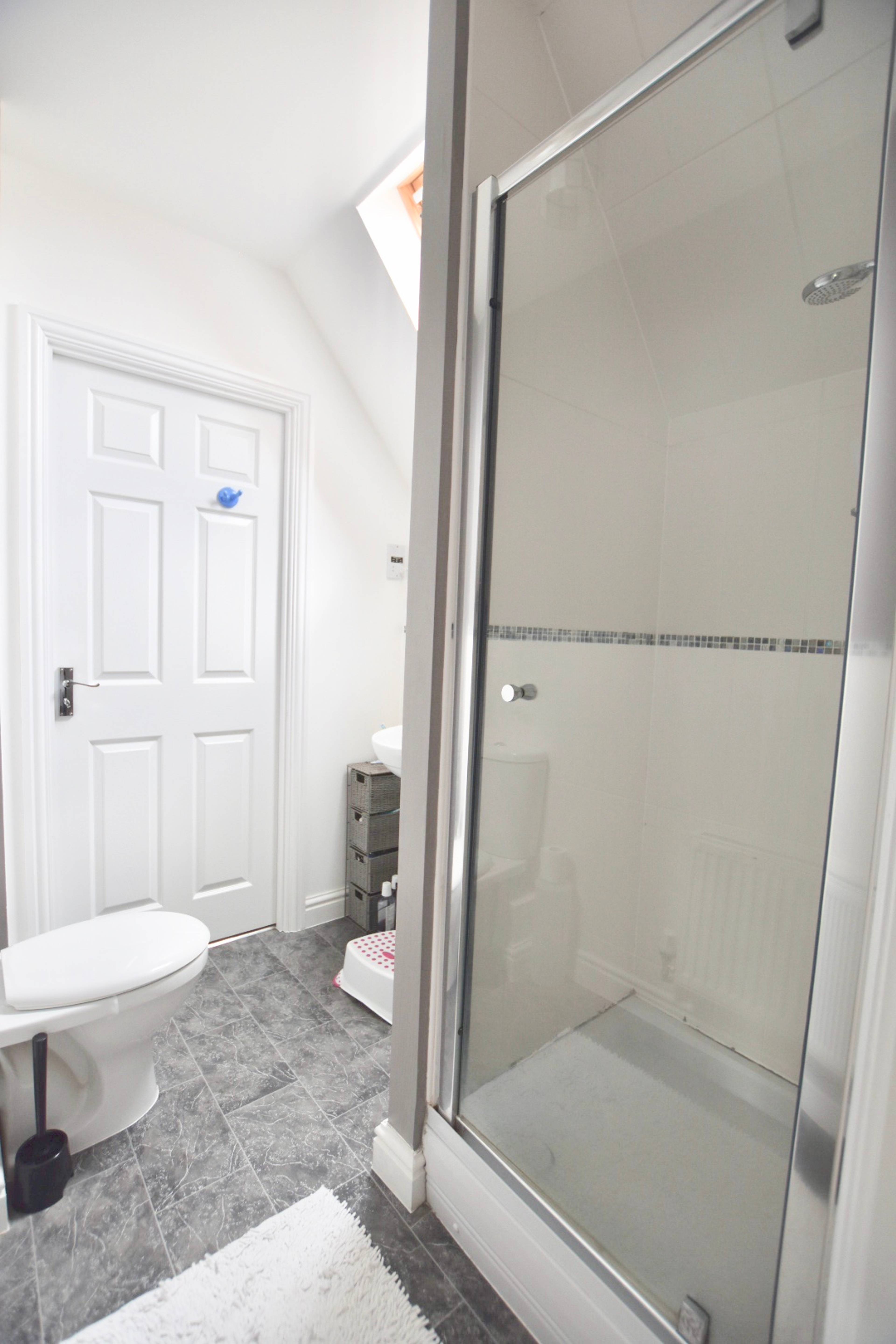 Jack & Jill En-suite