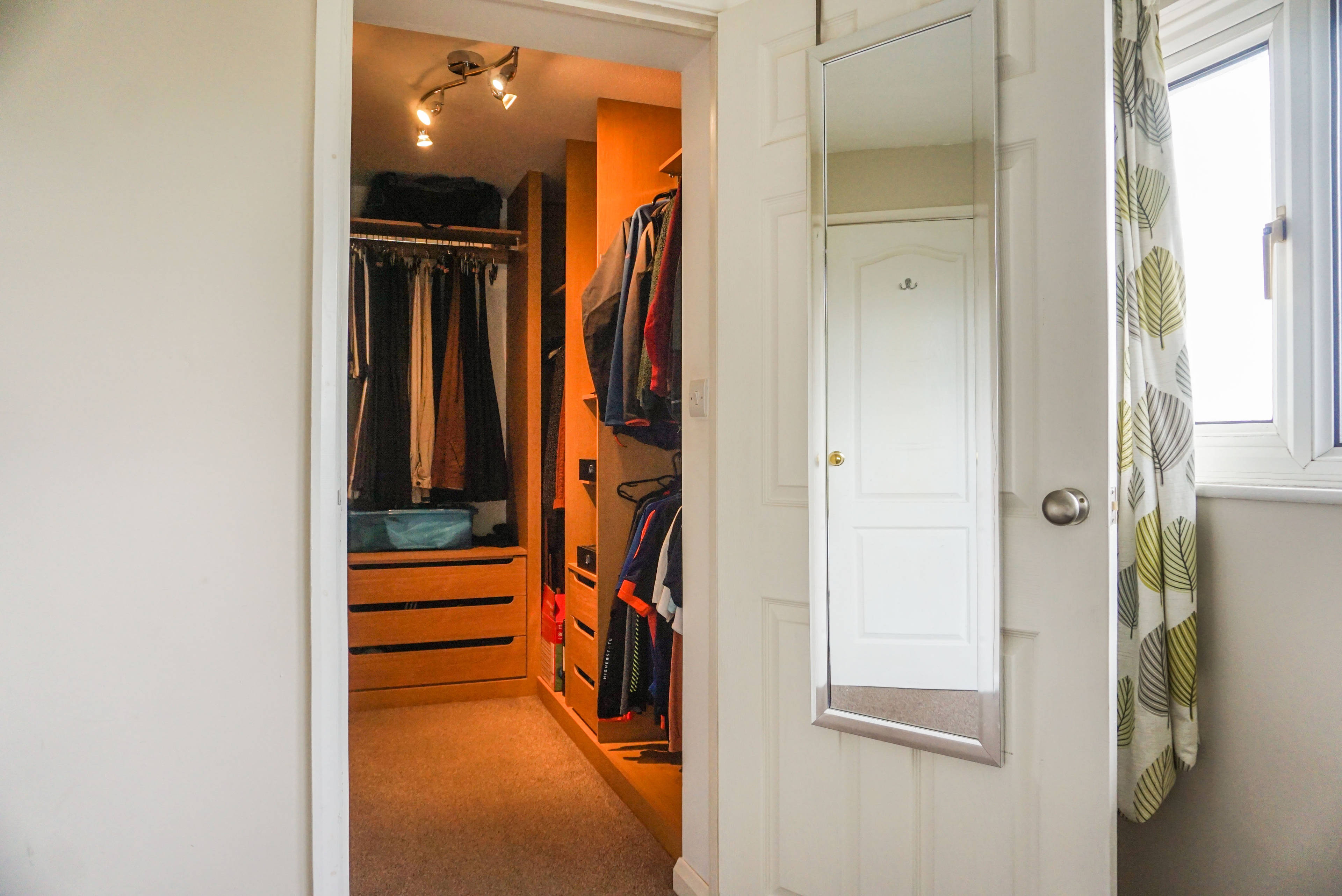 Walk-in Wardrobe