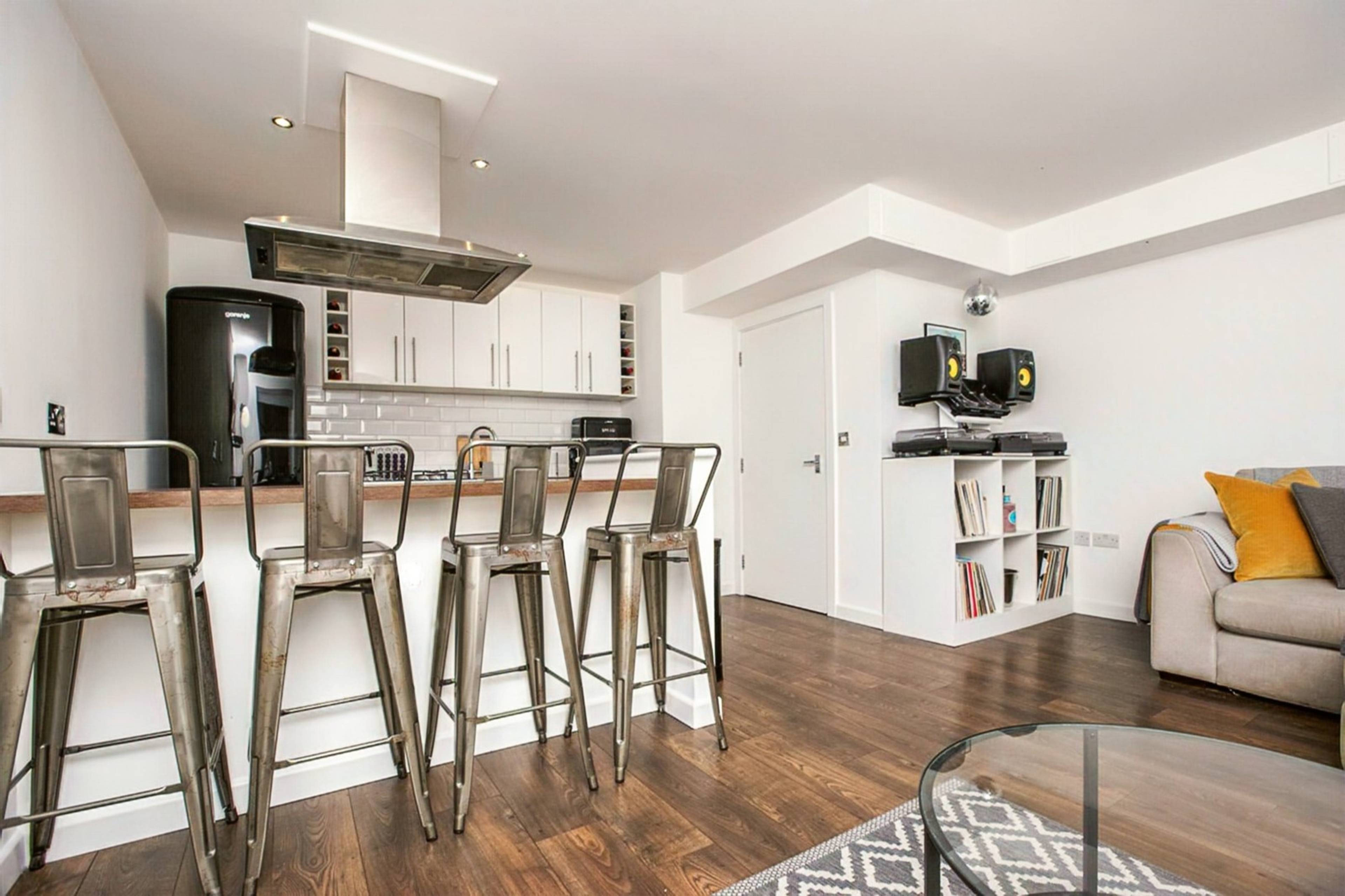 Lounge / Kitchen