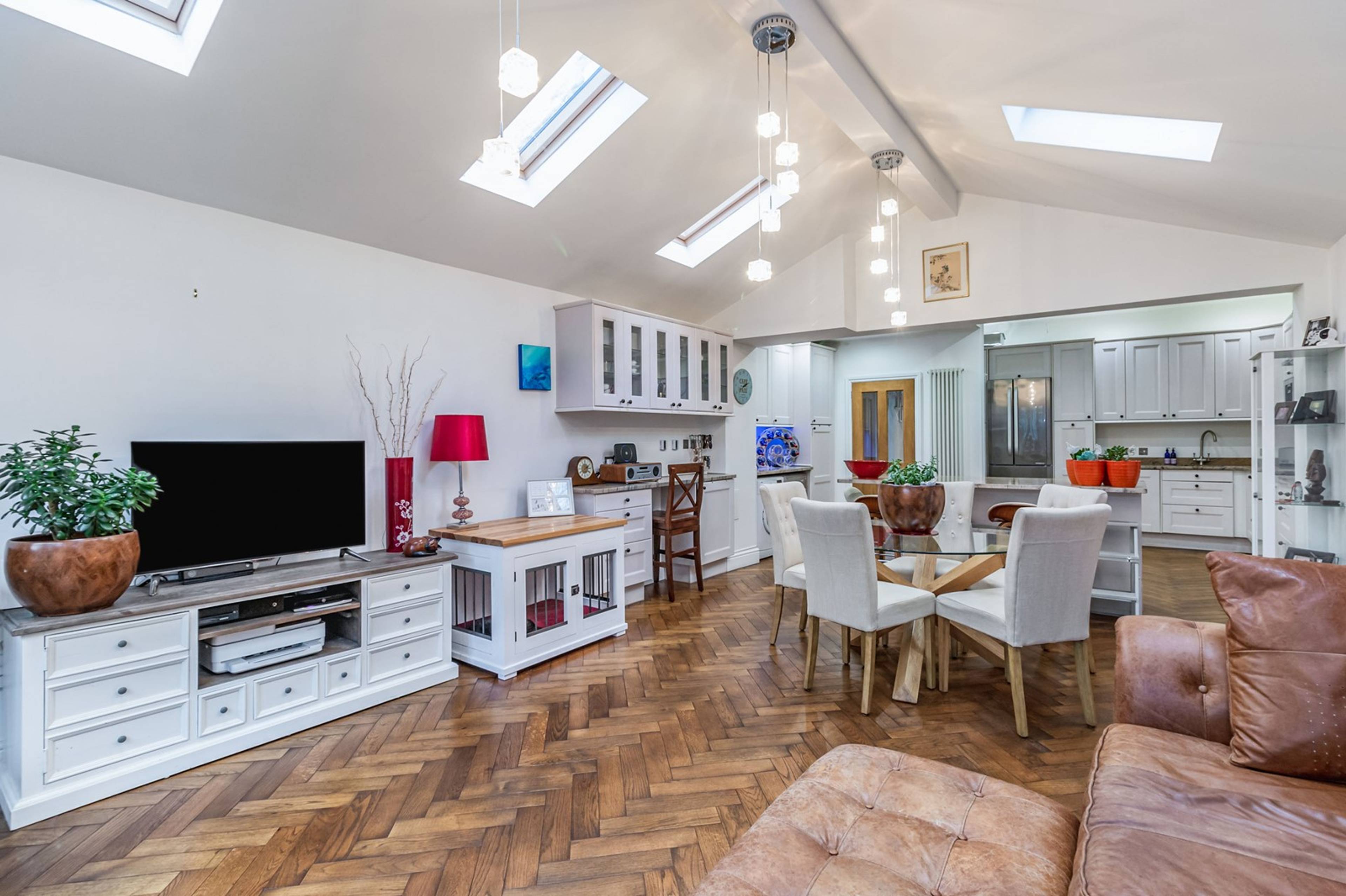 Lounge/Dining Room