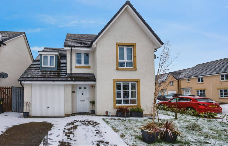 4 bedroom detached house