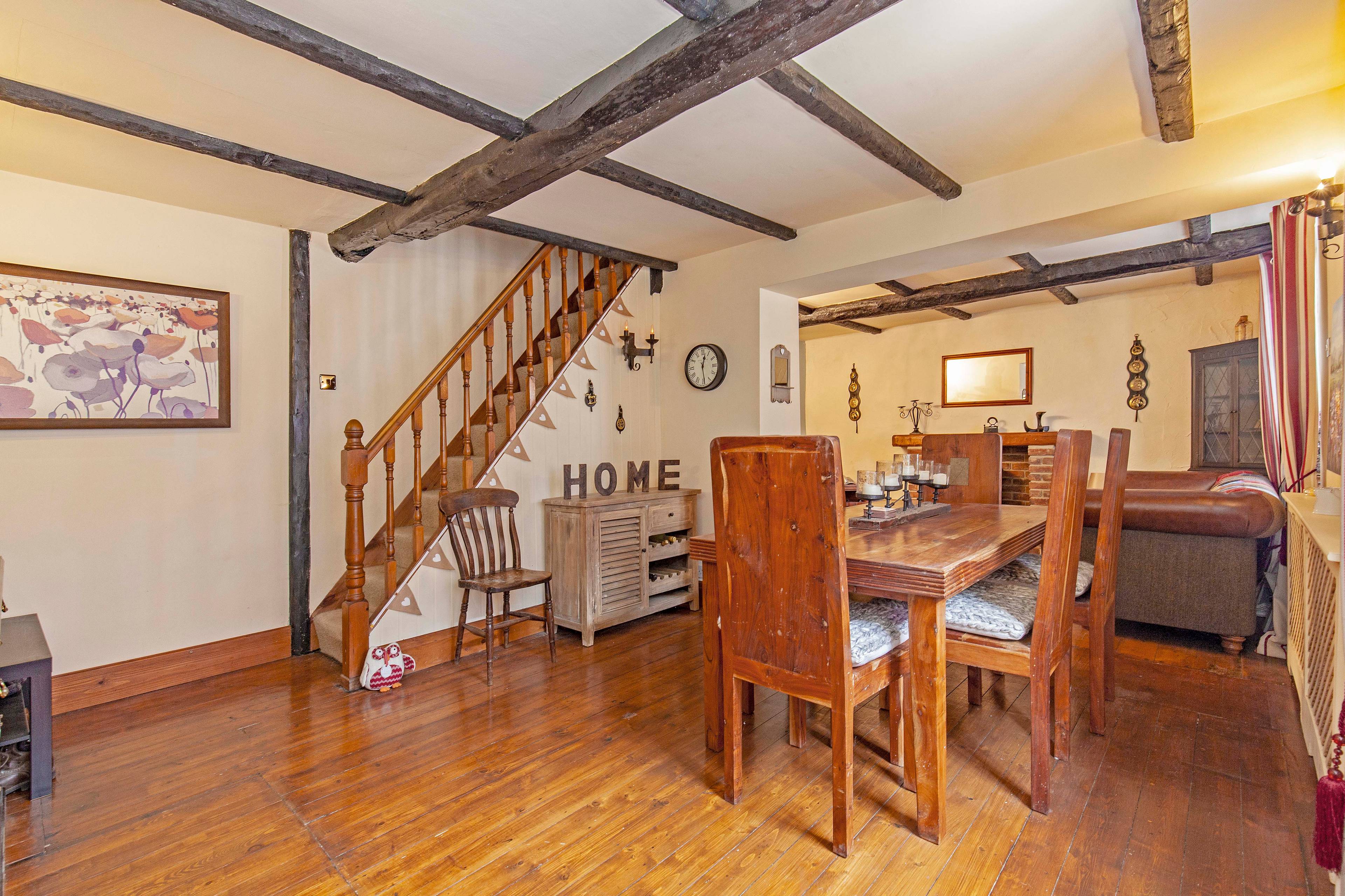 Lounge/Dining Room