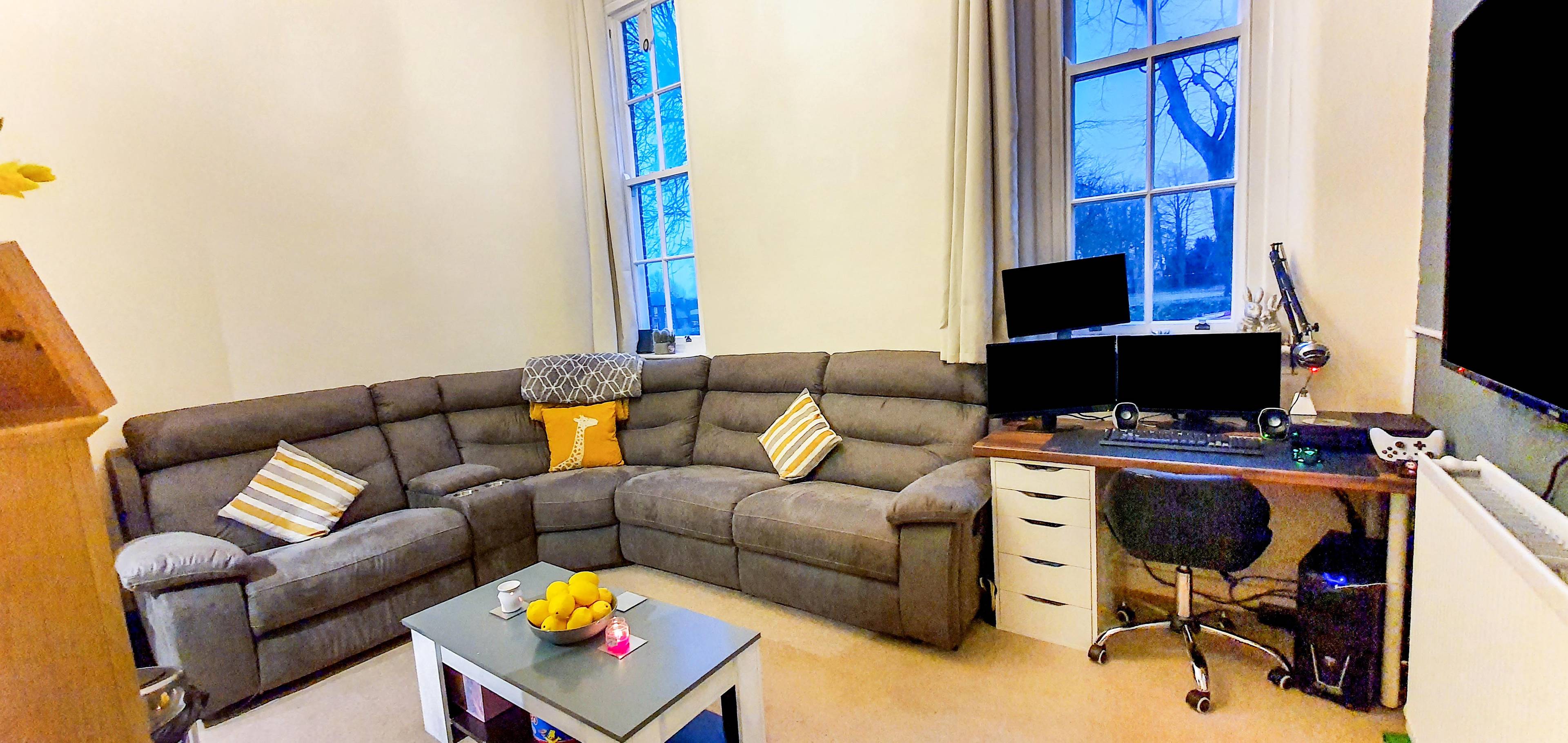 Lounge/Dining Room