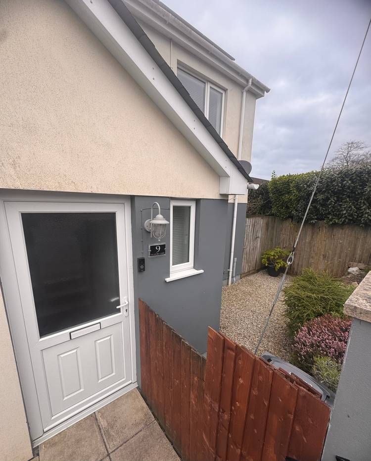 3 bedroom end of terrace house