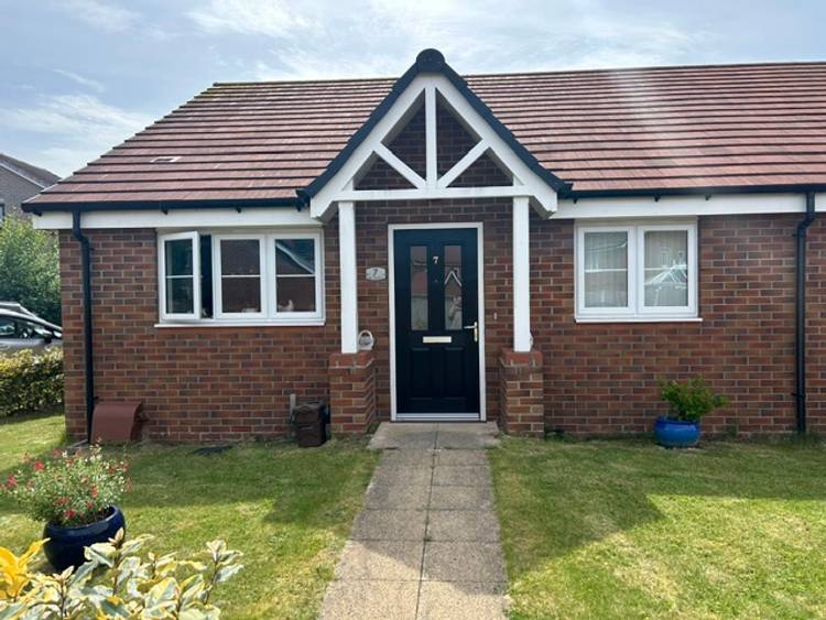 2 bedroom detached bungalow