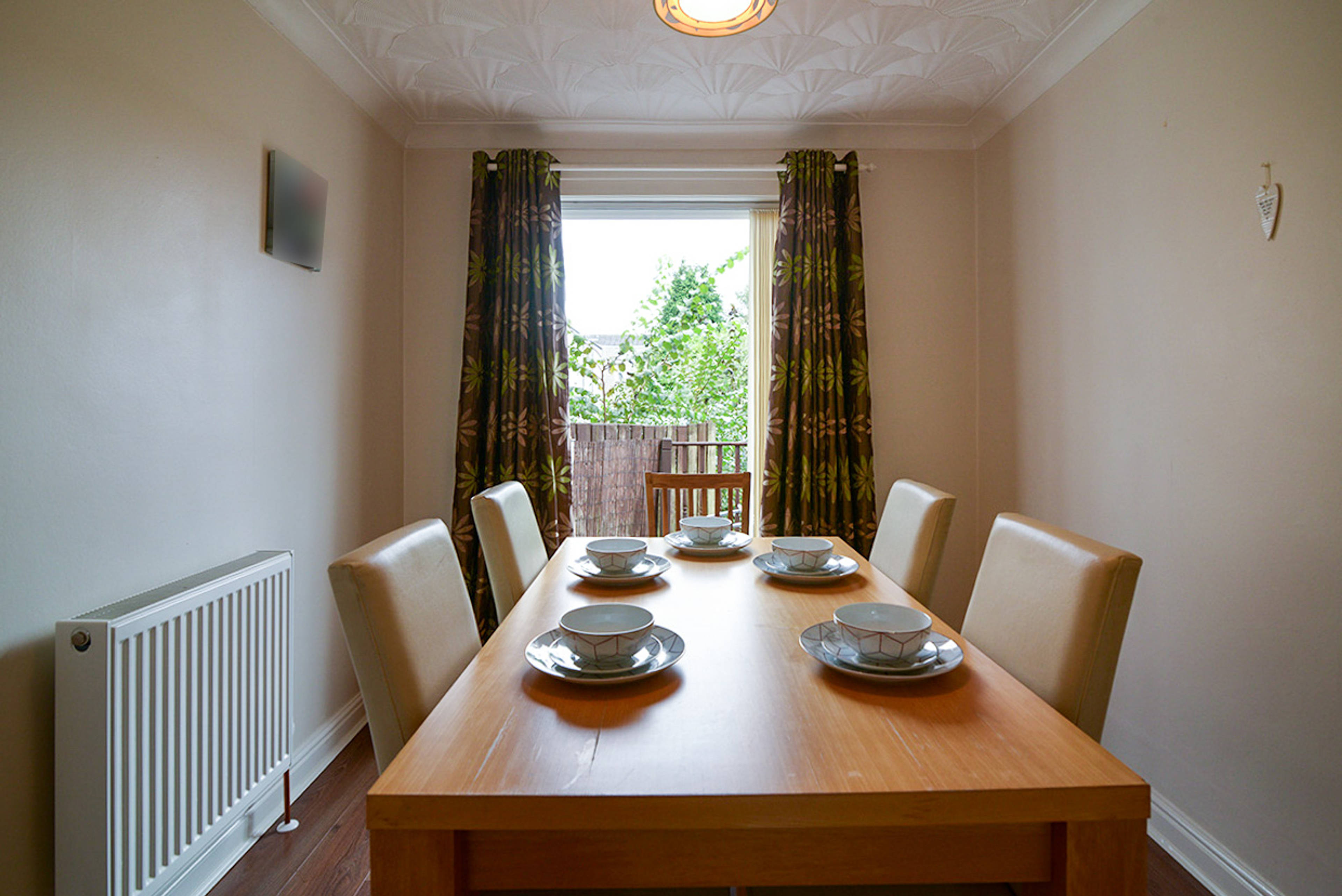 Lounge/Dining Room