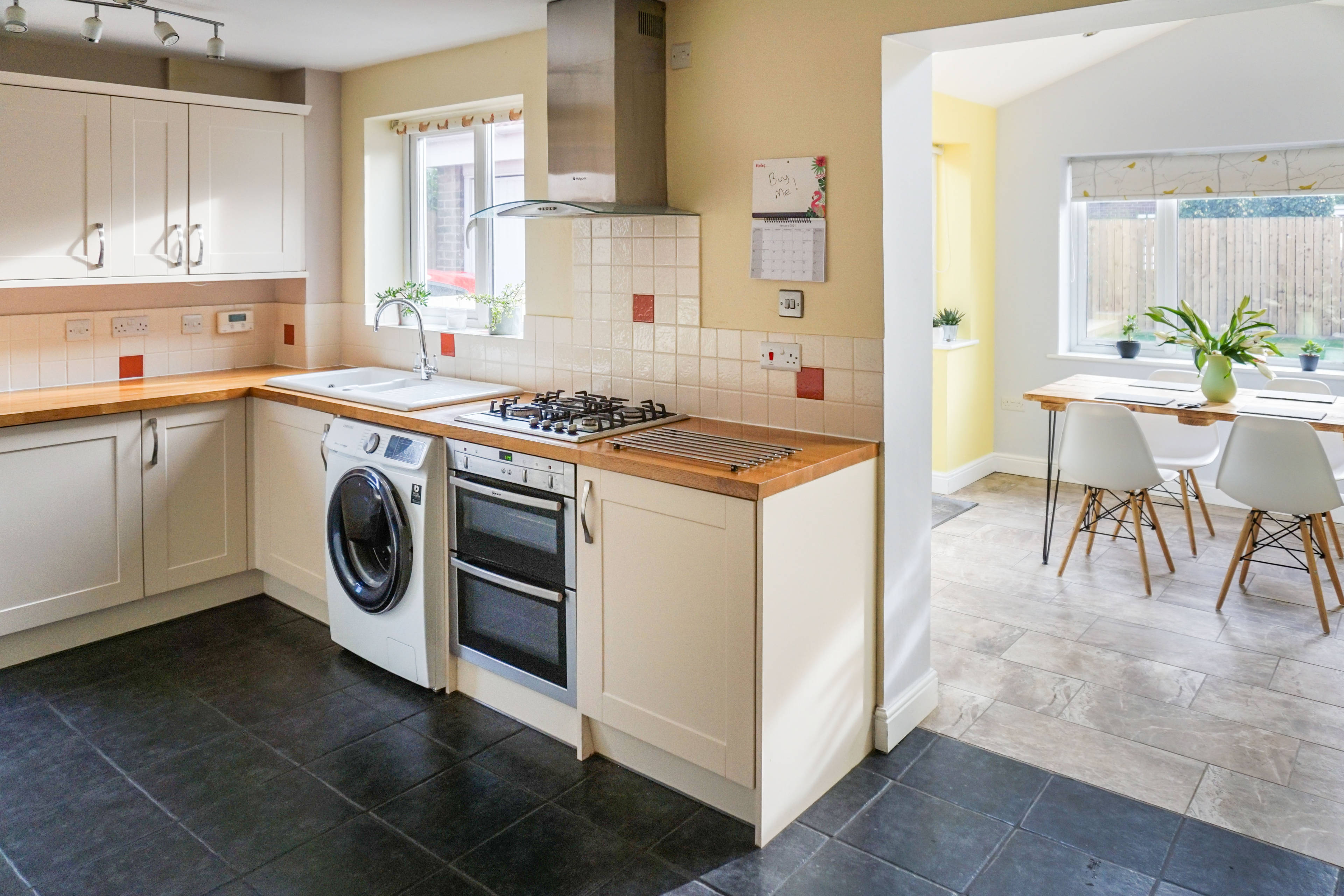 Kitchen/Dining Room