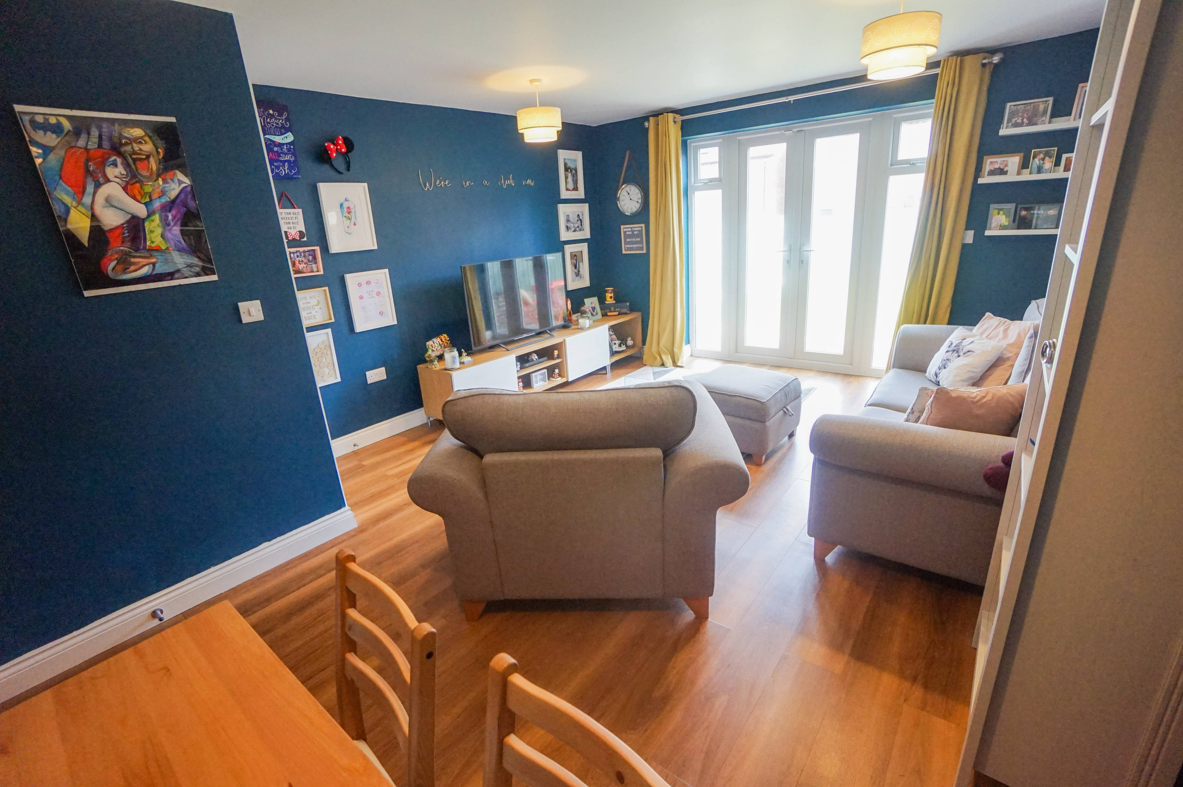 Lounge/Dining Room