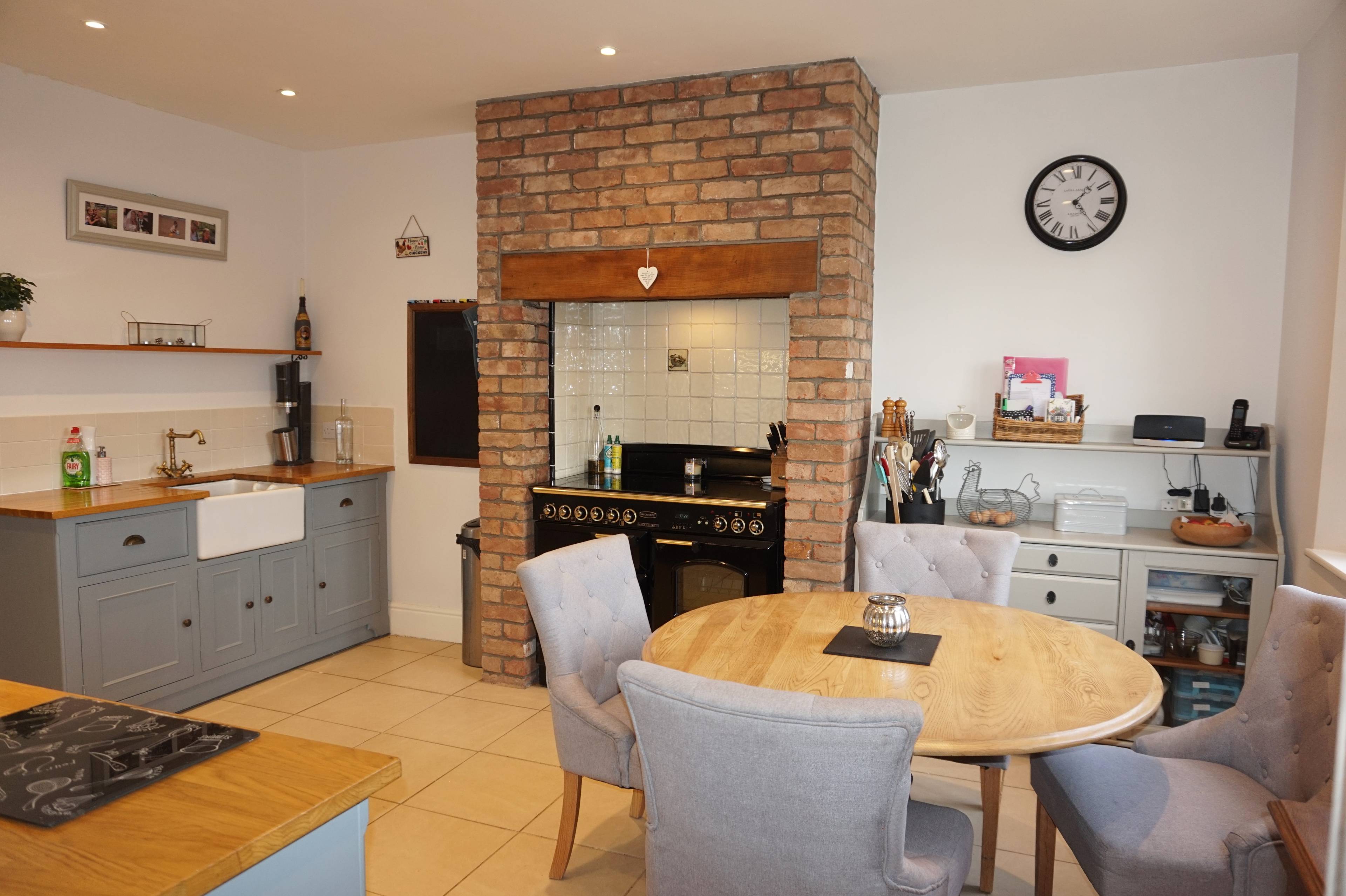 Kitchen/Breakfast