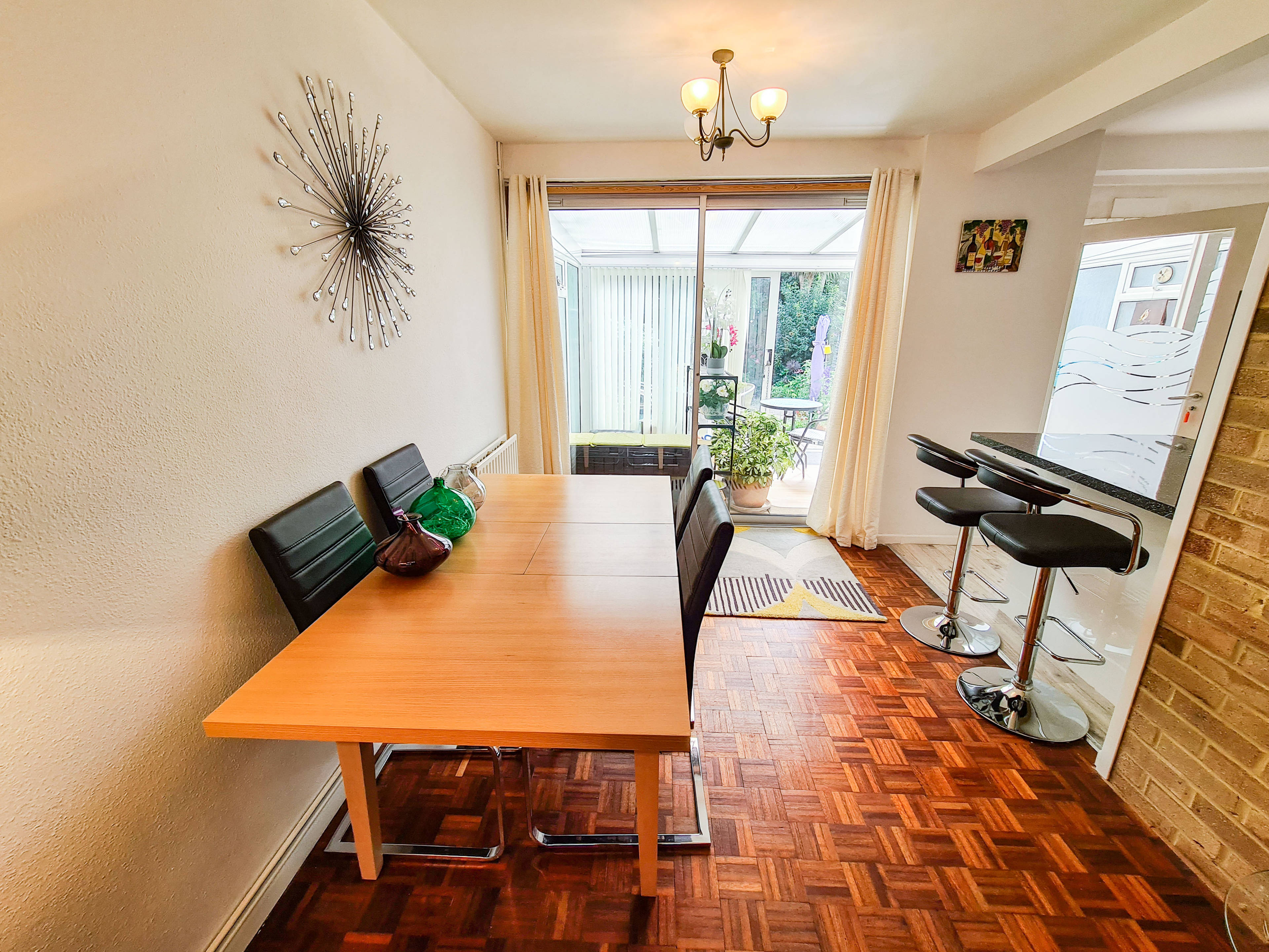Lounge/Dining Room