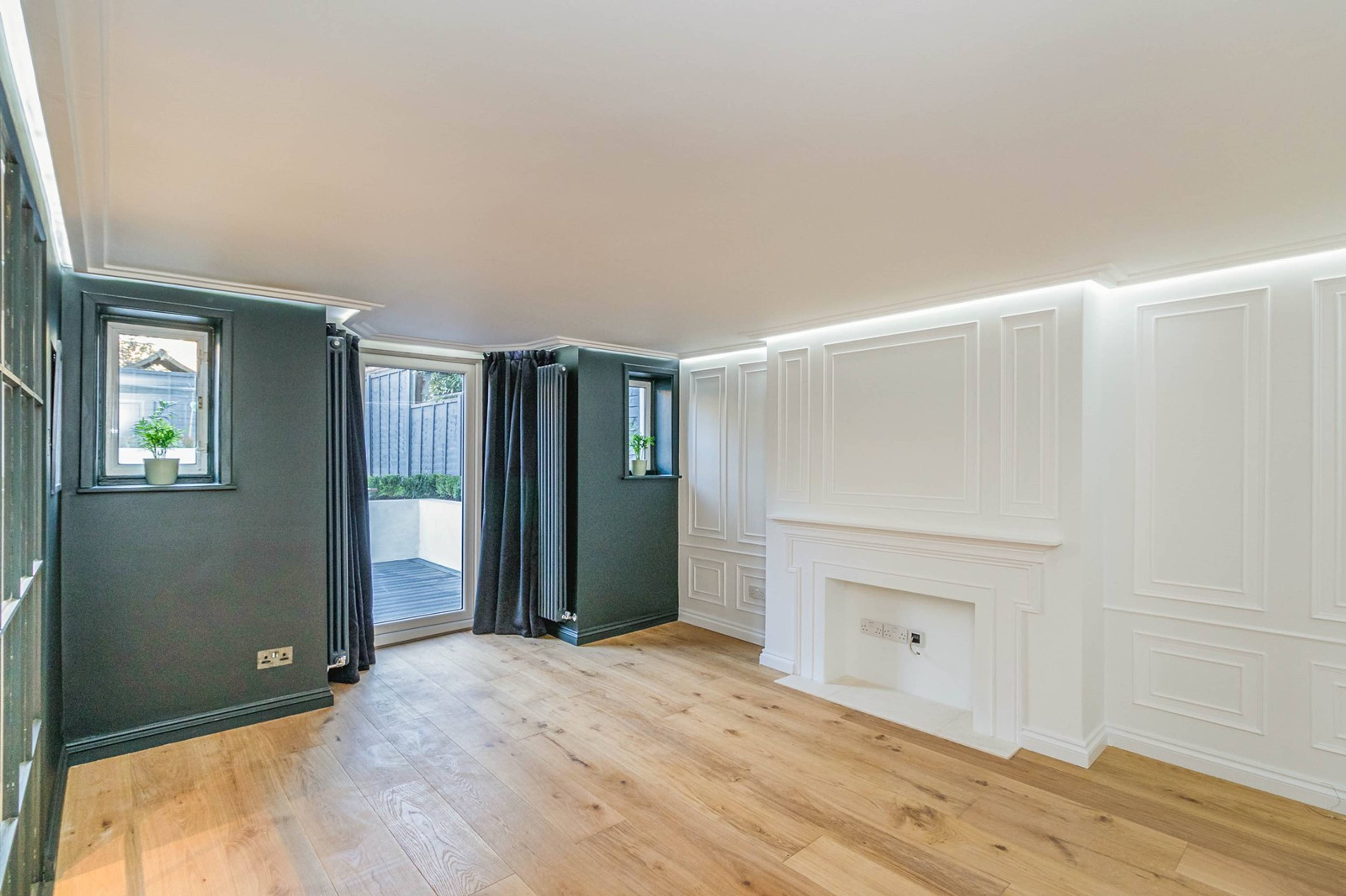 Lounge/Dining Room
