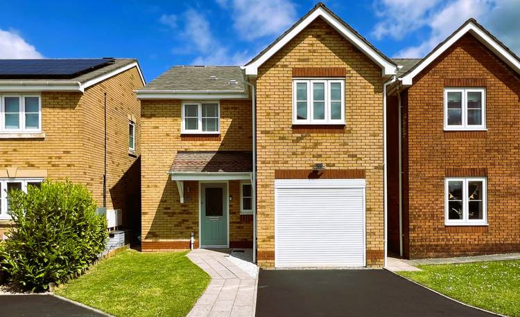 3 bedroom detached house
