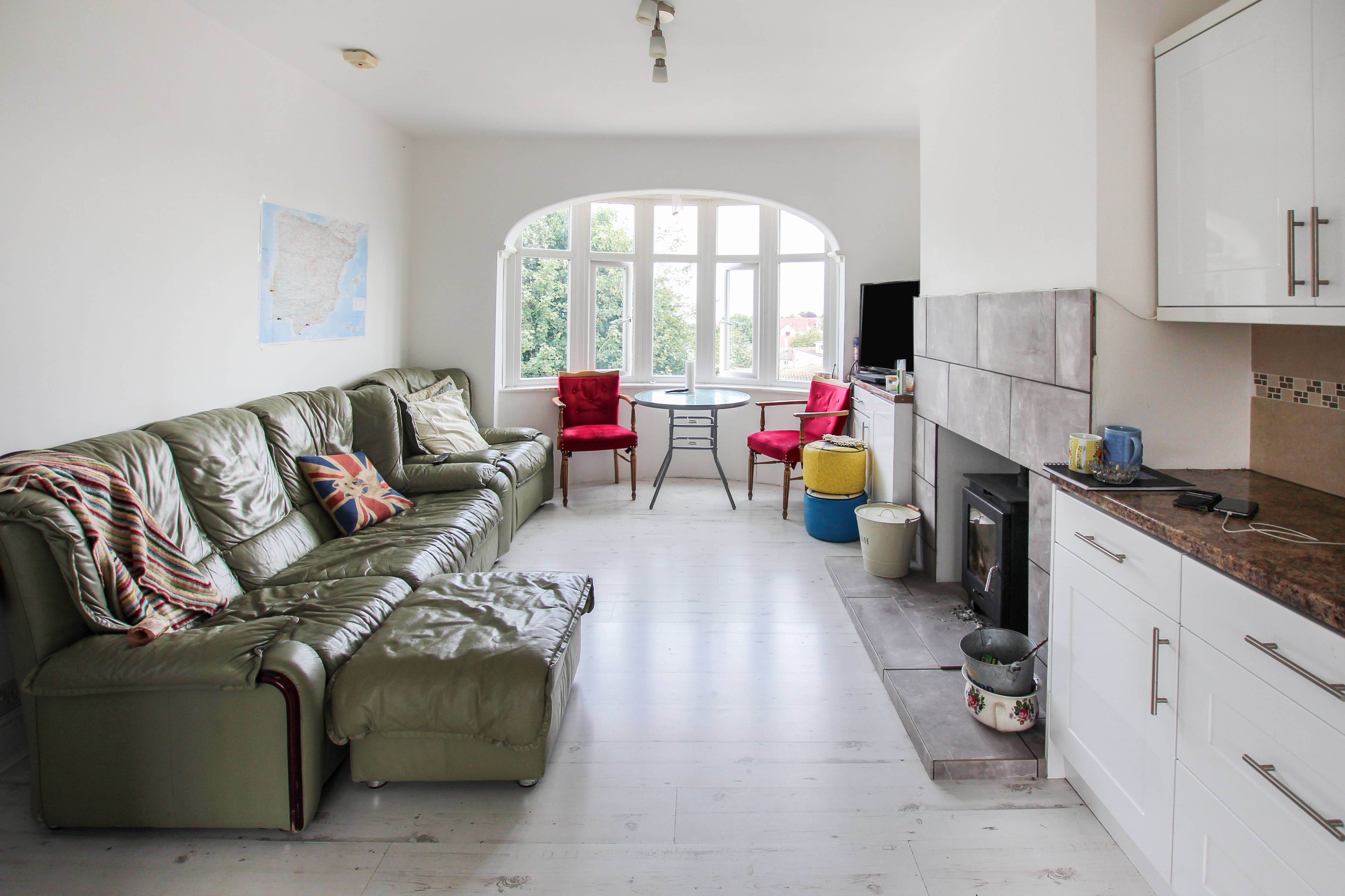 Lounge / Kitchen