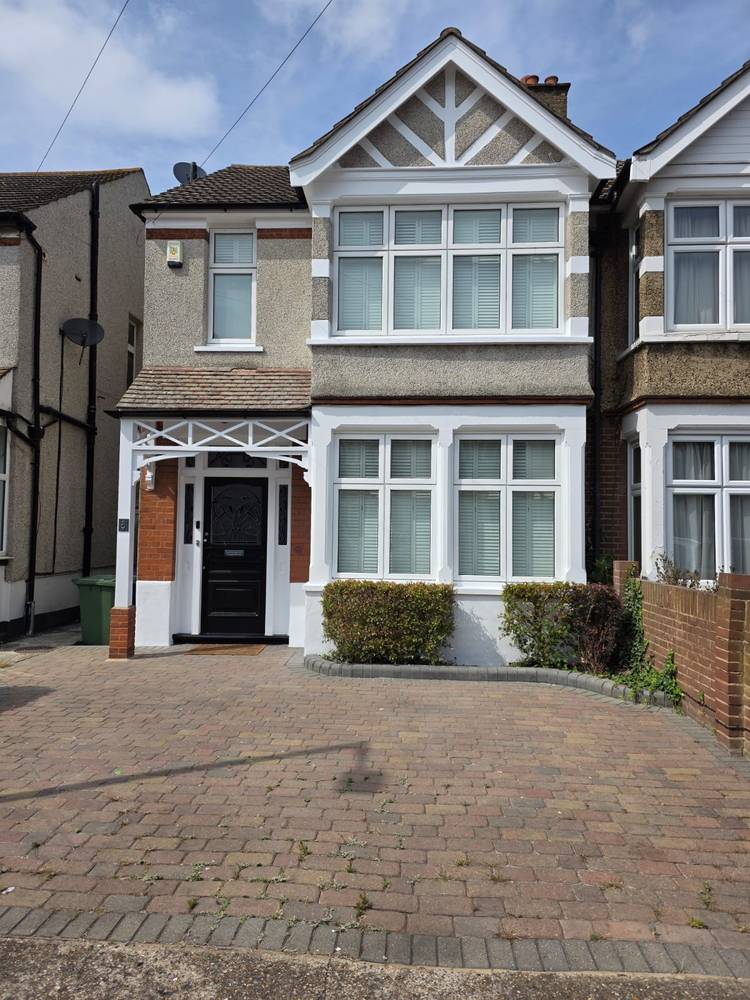 3 bedroom semi-detached house