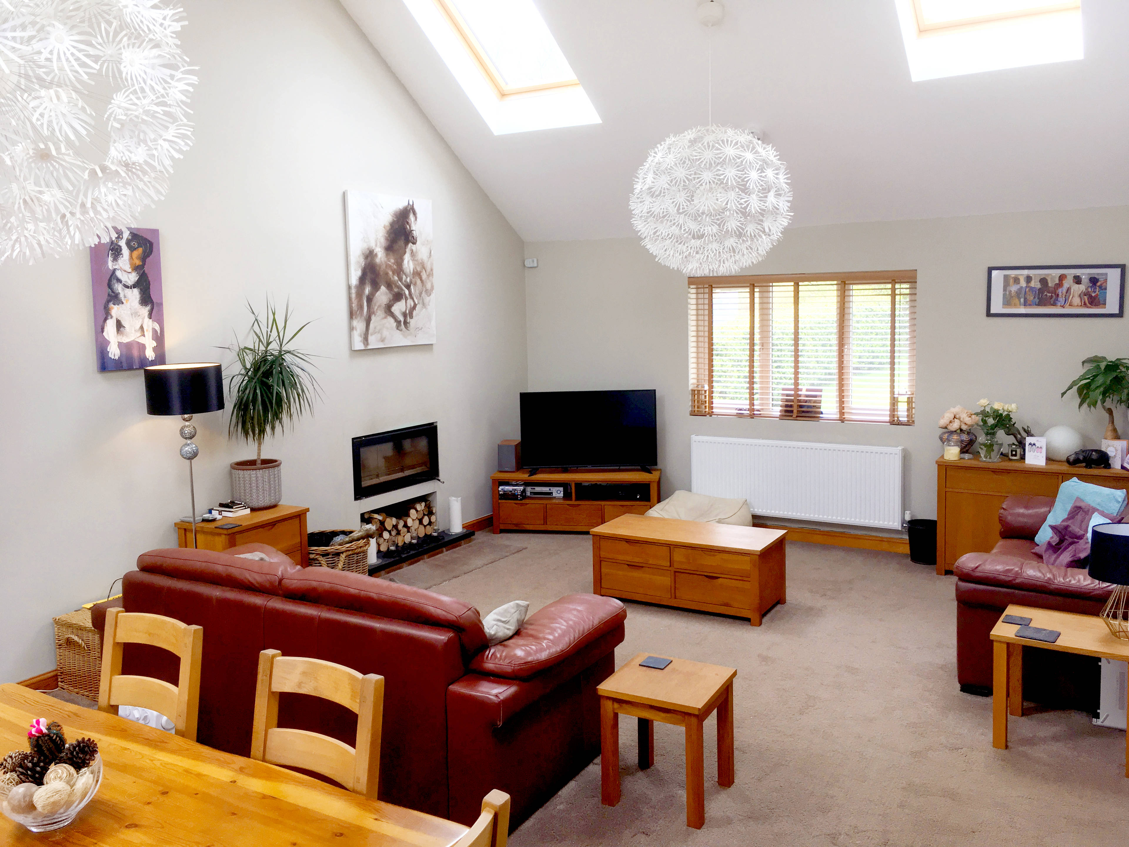 Lounge/Dining Room