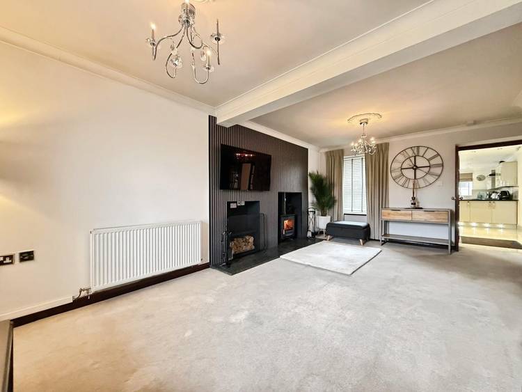 3 bedroom semi-detached house