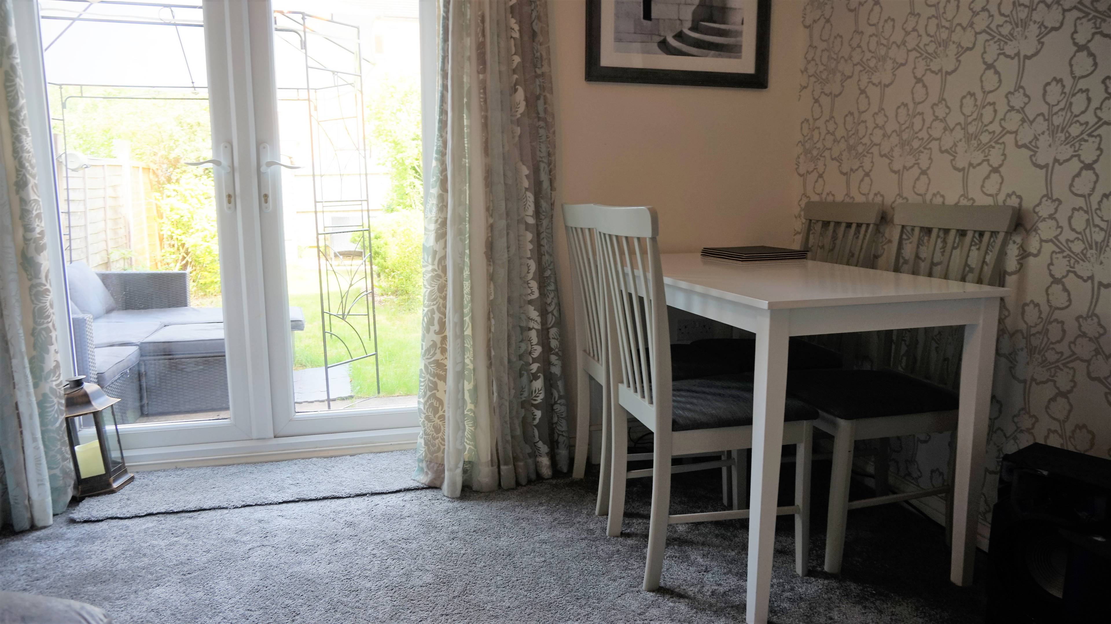 Lounge/Dining Room