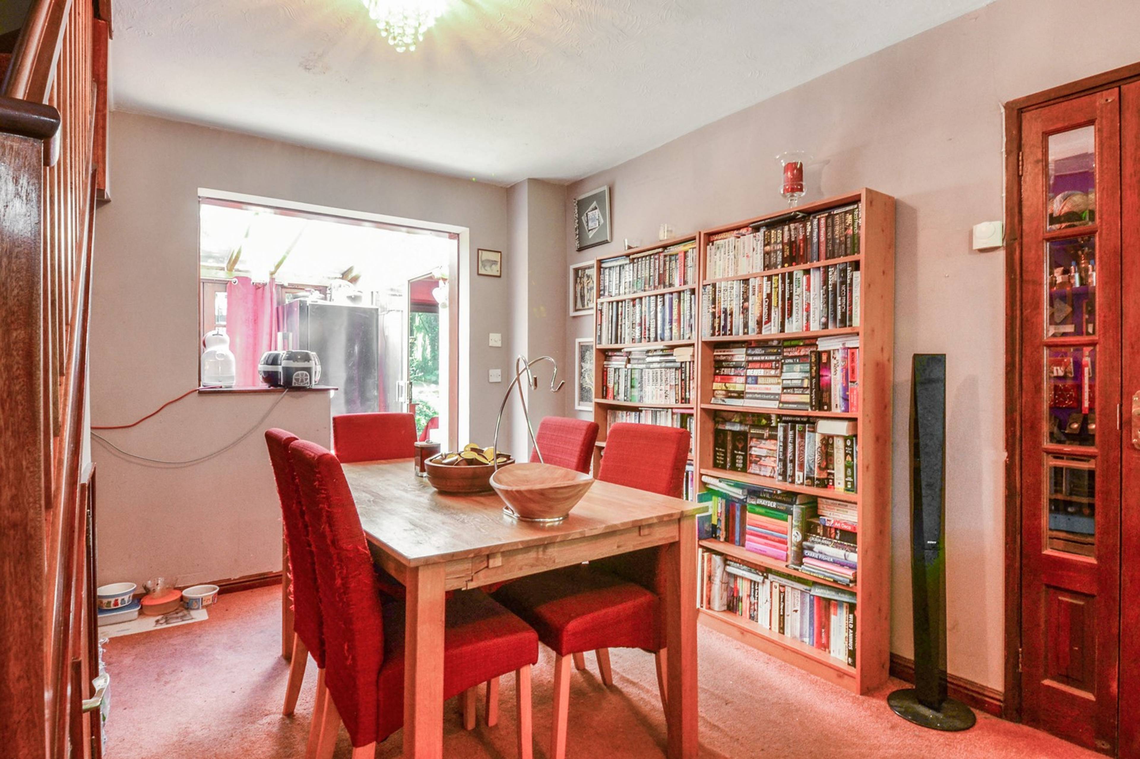 Lounge/Dining Room