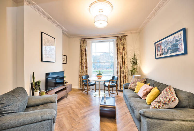 2 bedroom maisonette
