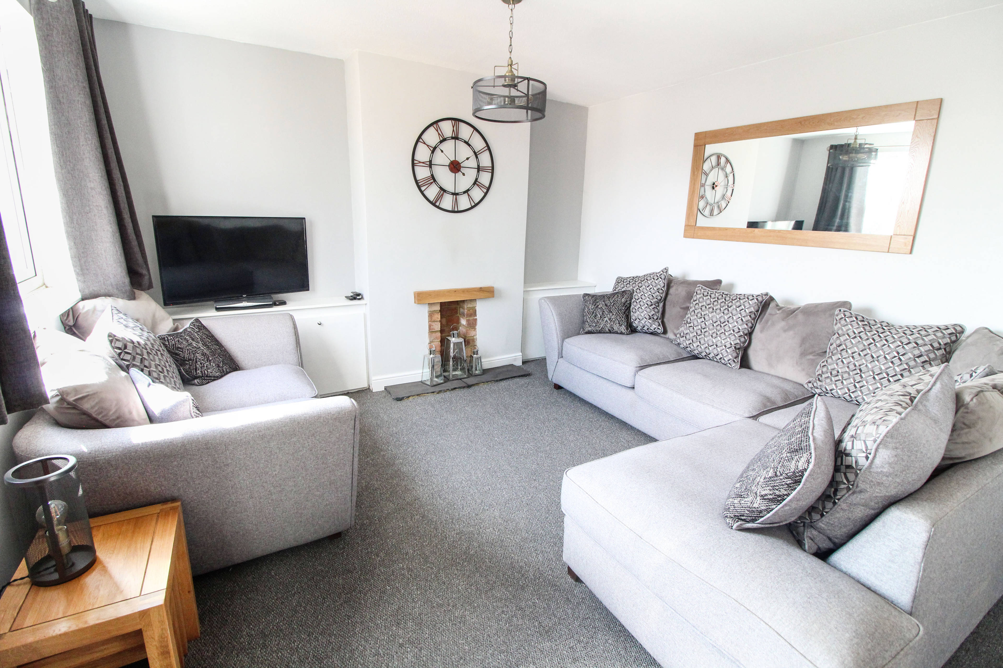 Lounge/Dining Room