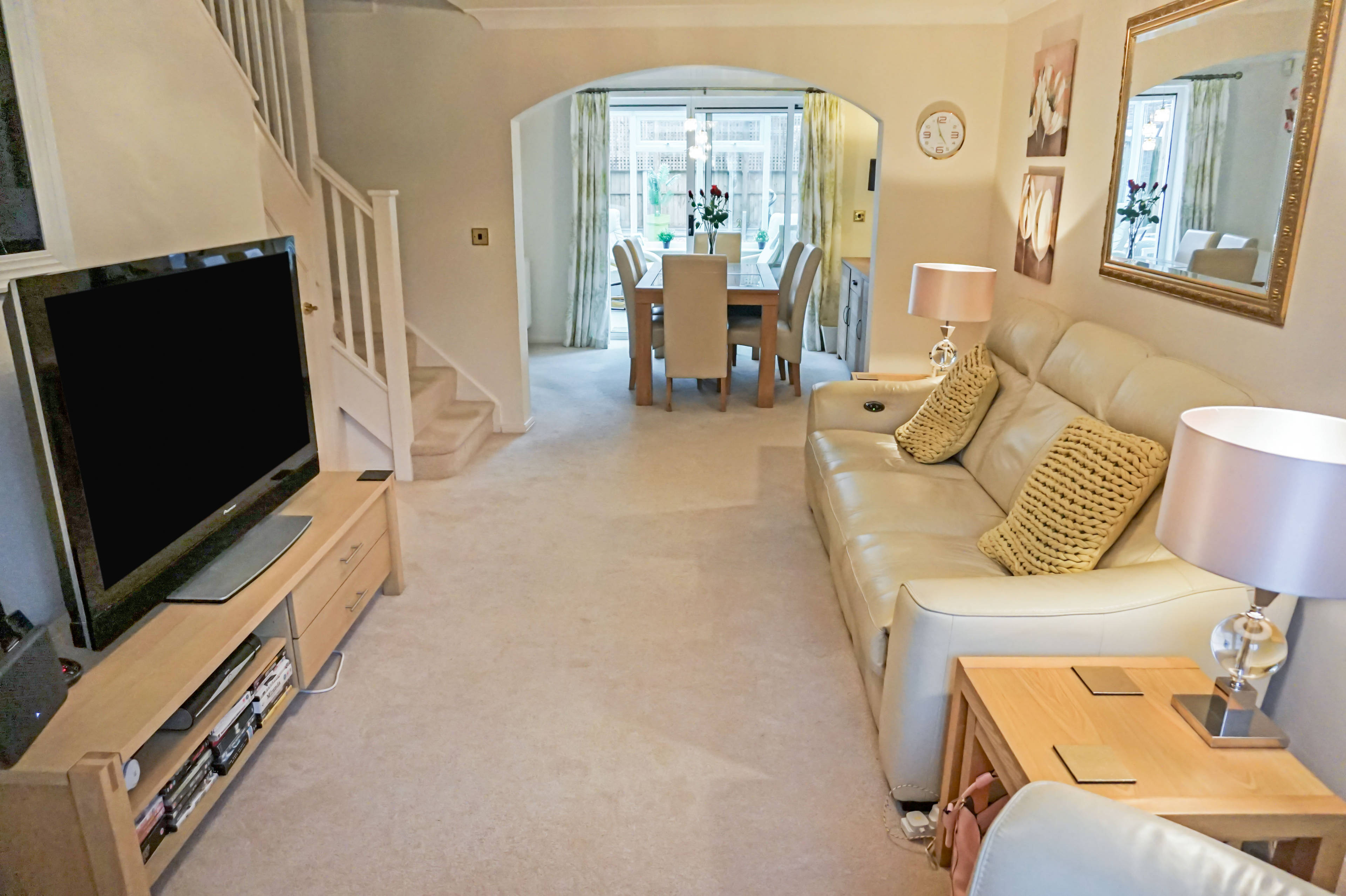 Lounge/Dining Room