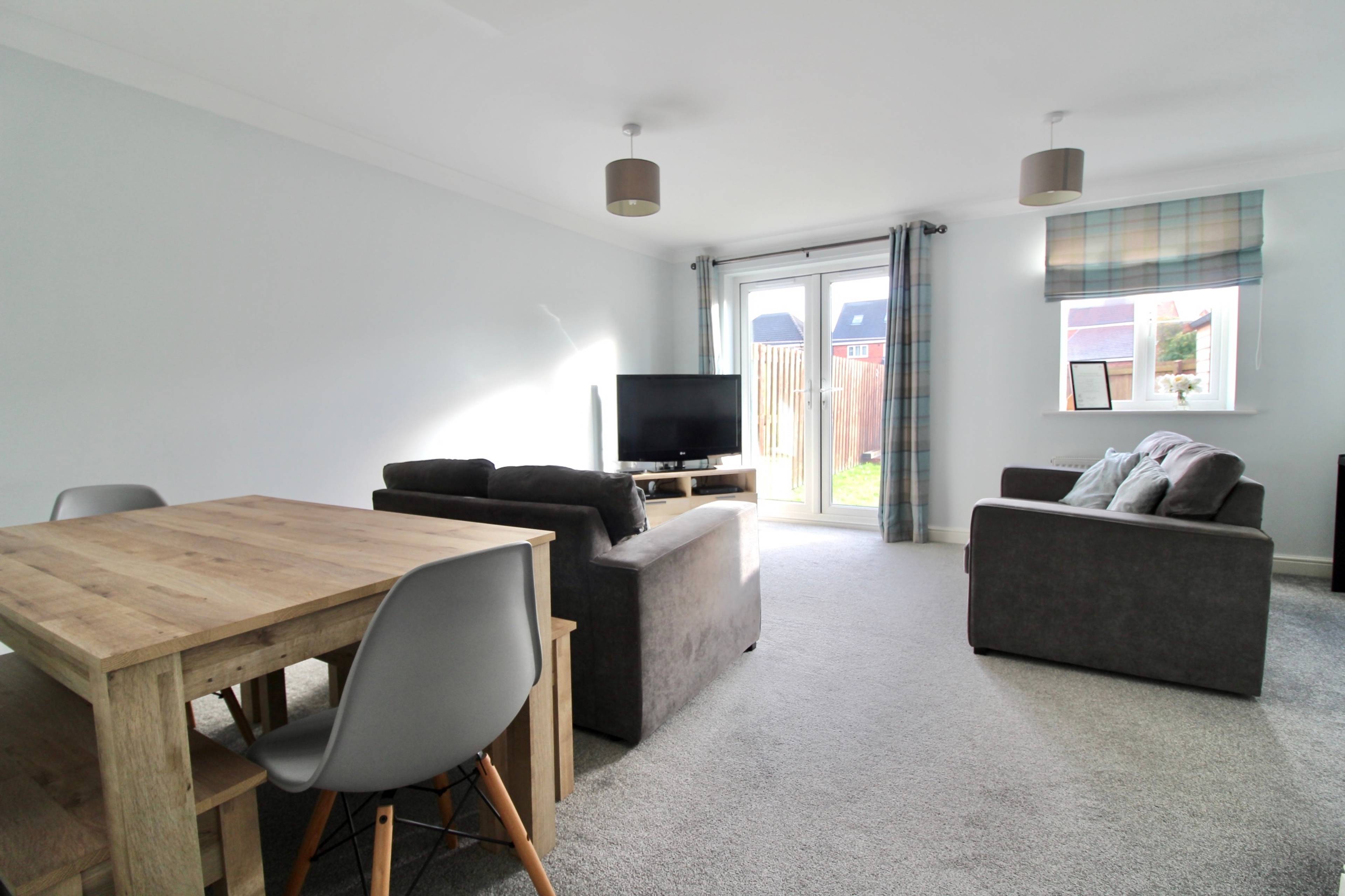 Lounge/Dining Room