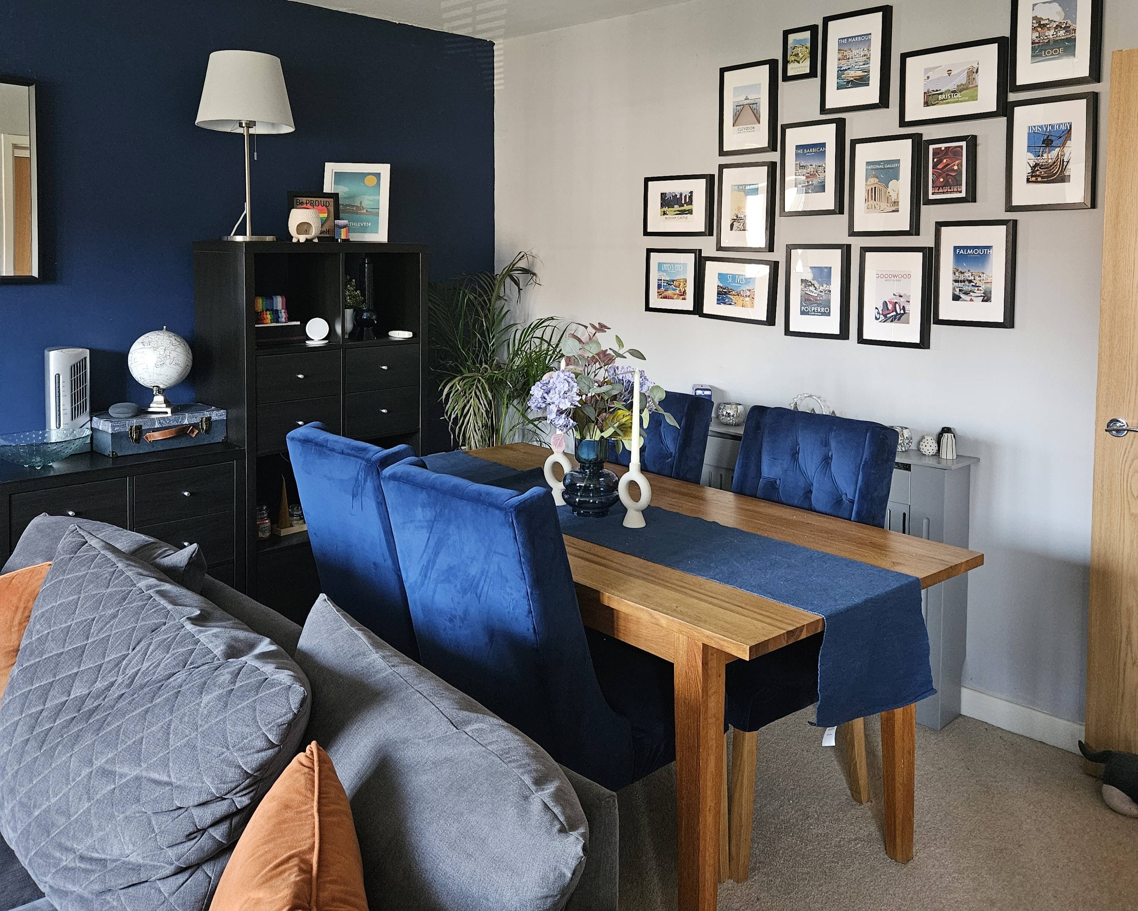 Lounge/Dining Room