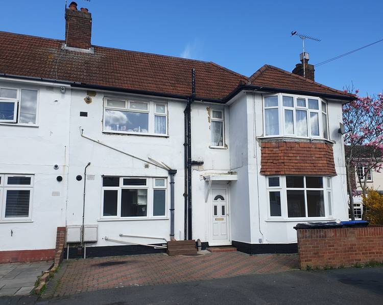 3 bedroom ground floor maisonette