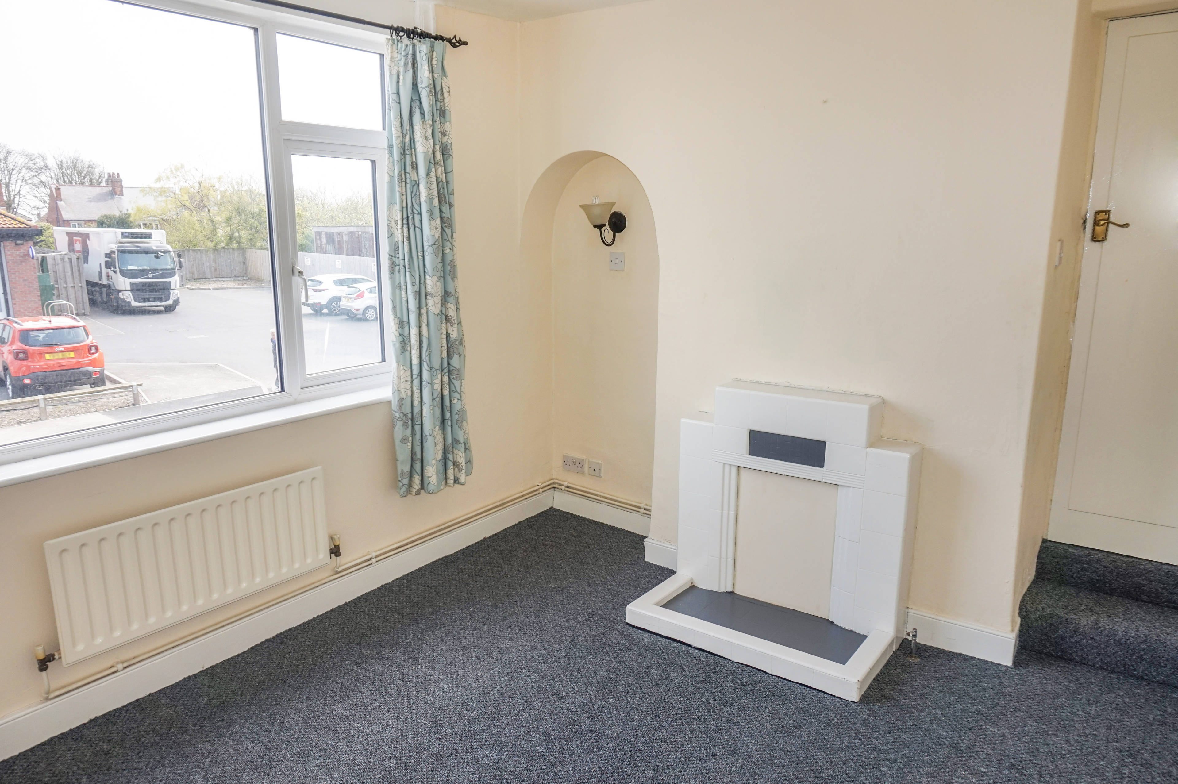 Bed 3 / Dining Room