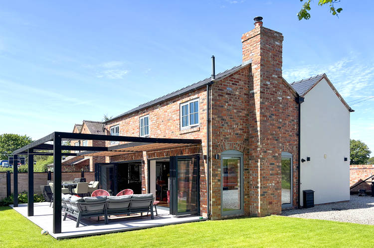 4 bedroom semi-detached house