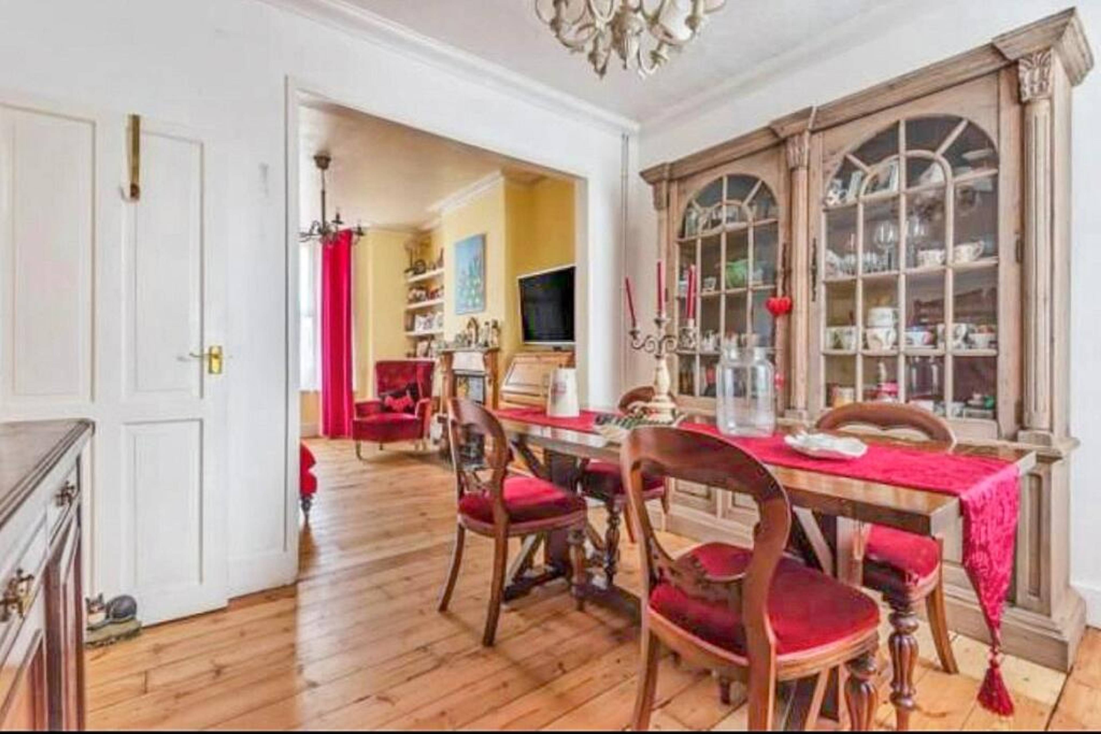 Lounge/Dining Room