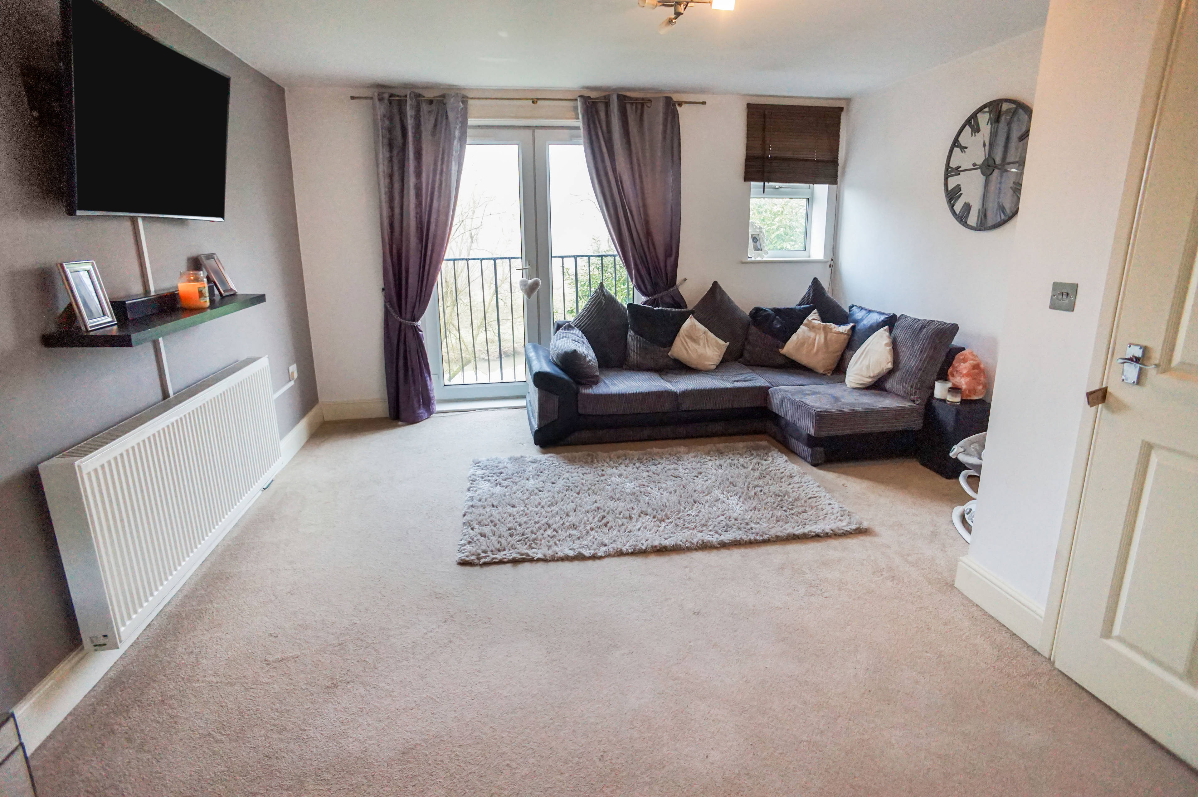 Lounge/Dining Room
