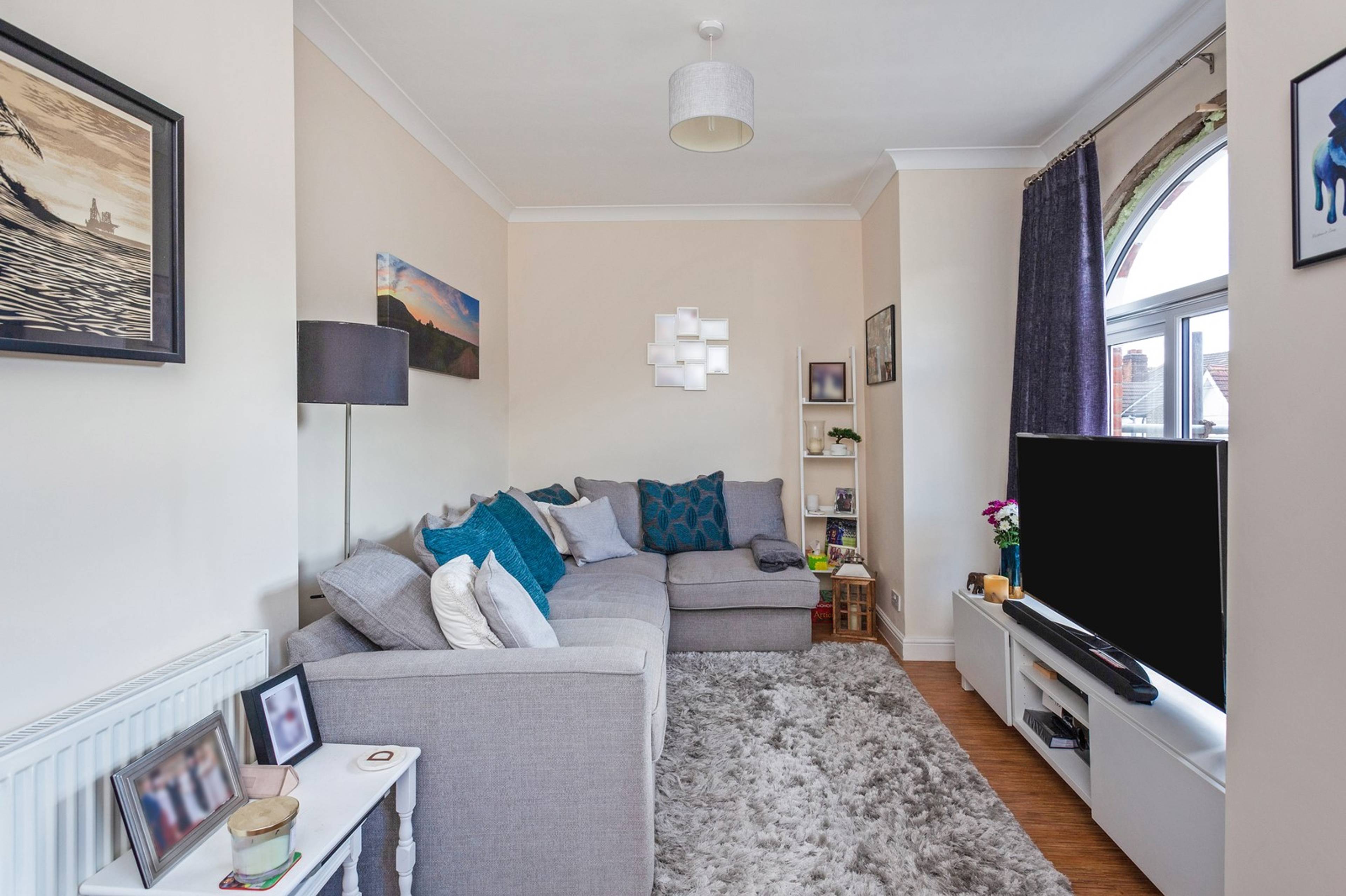 Living Room/Bedroom
