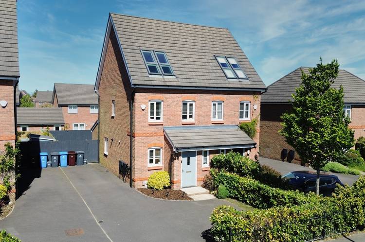 3 bedroom semi-detached house