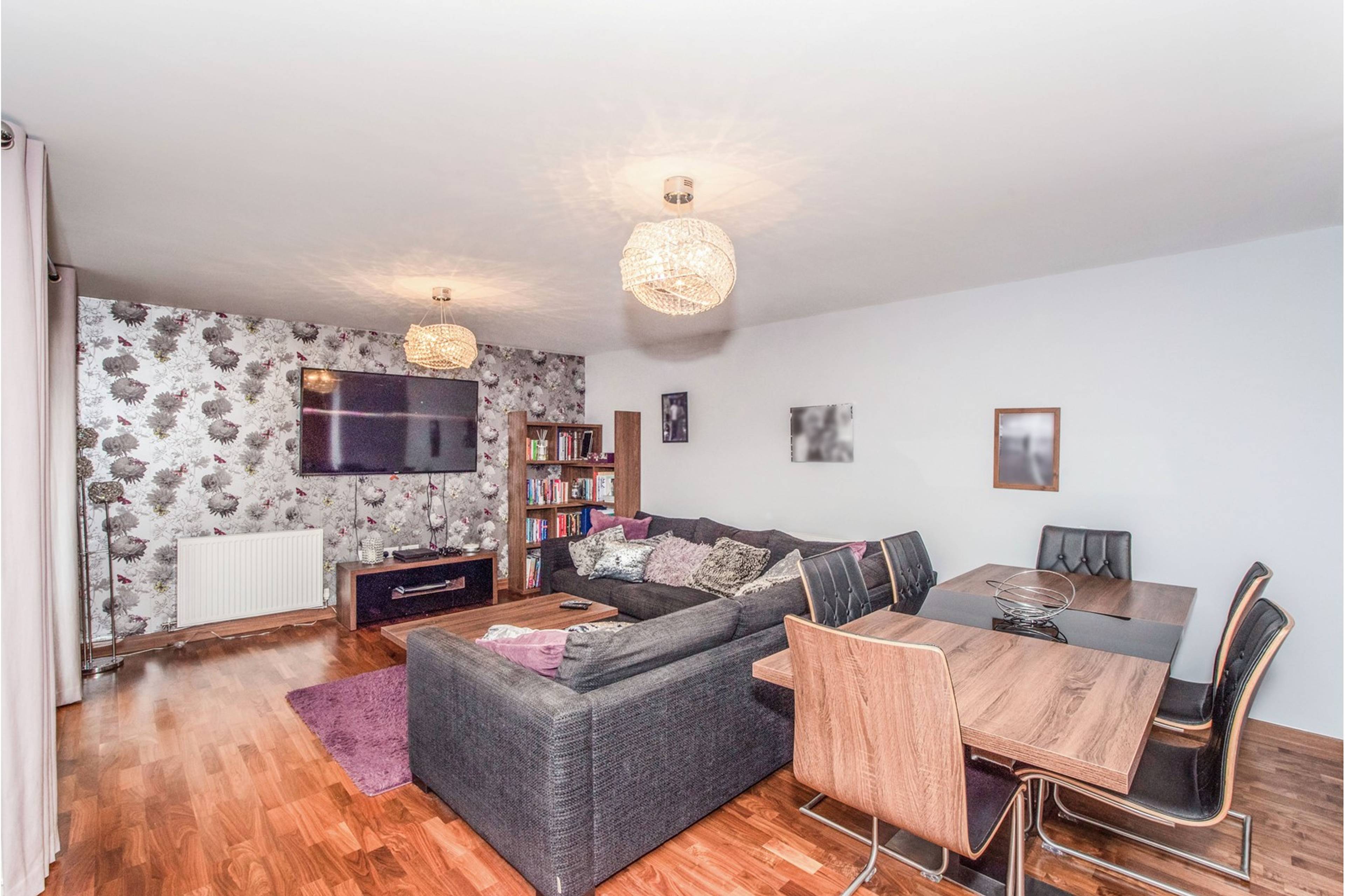 Lounge / Kitchen