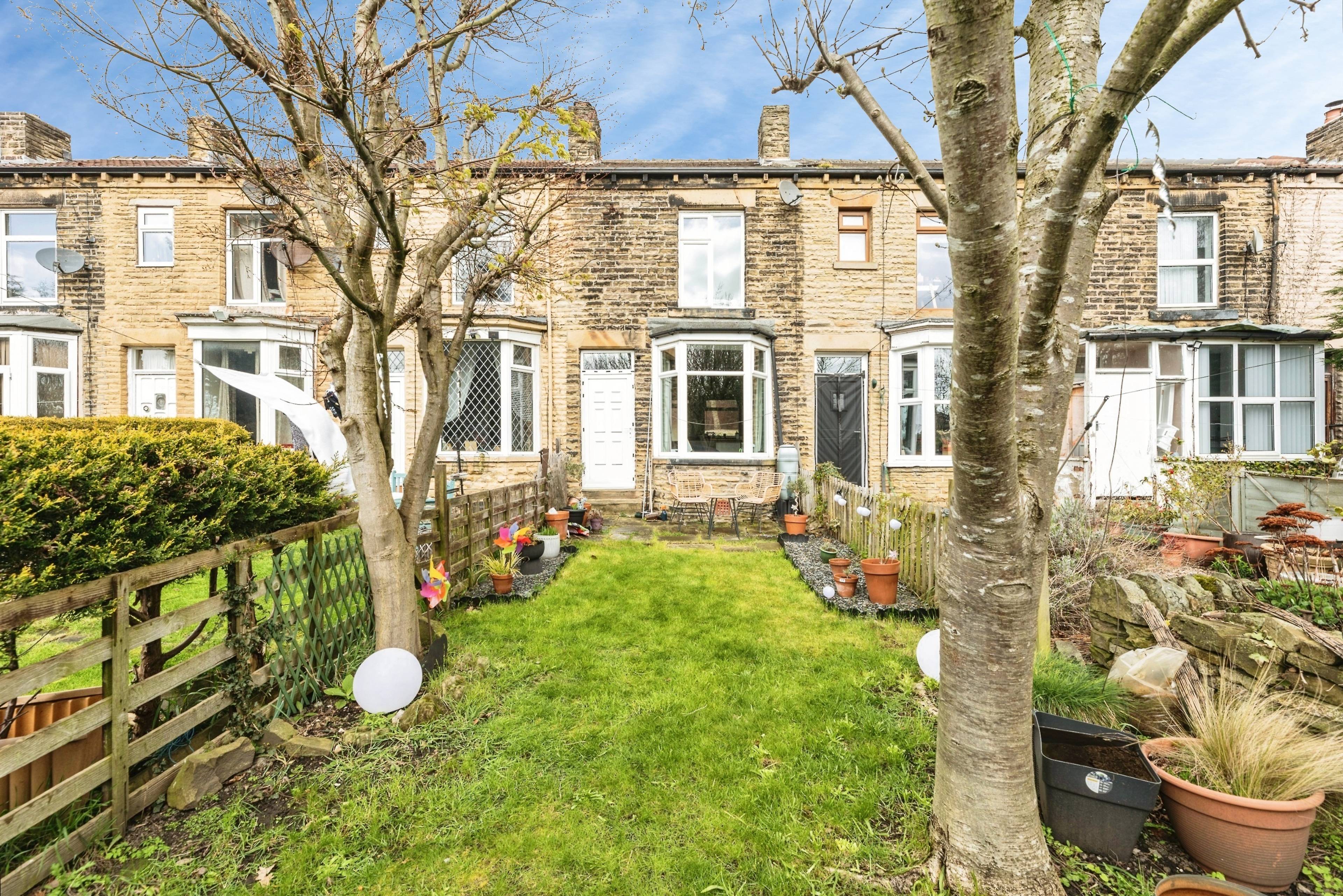 Willow Terrace, Batley