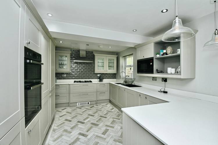 3 bedroom semi-detached house