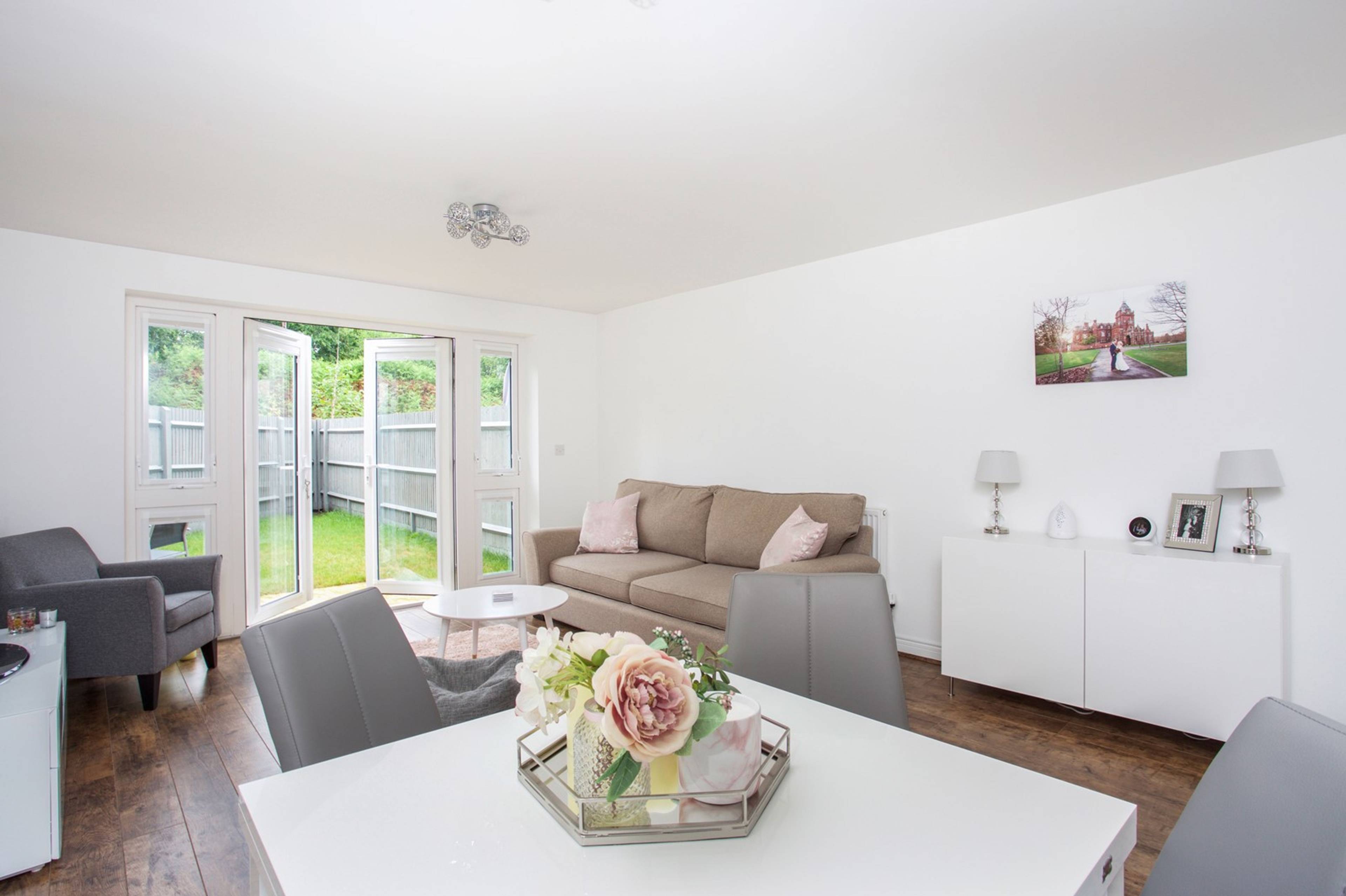 Lounge/Dining Room