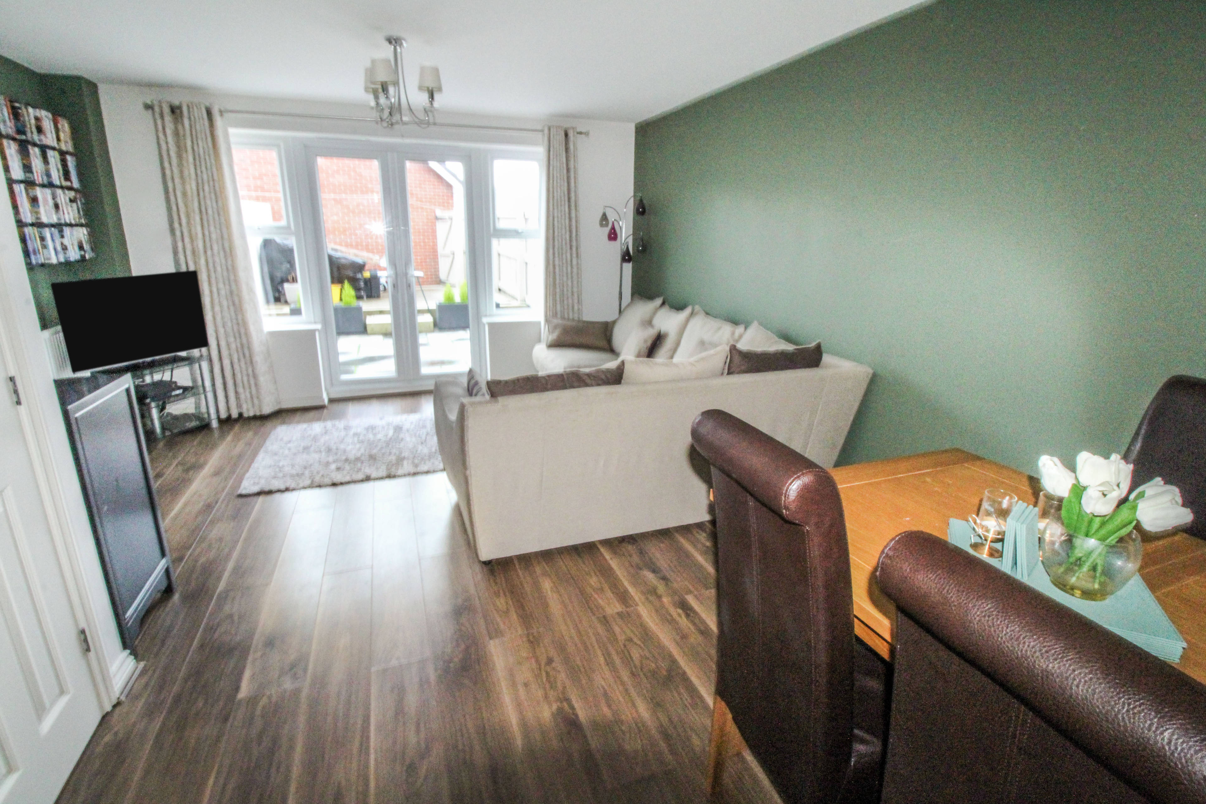 Lounge/Dining Room