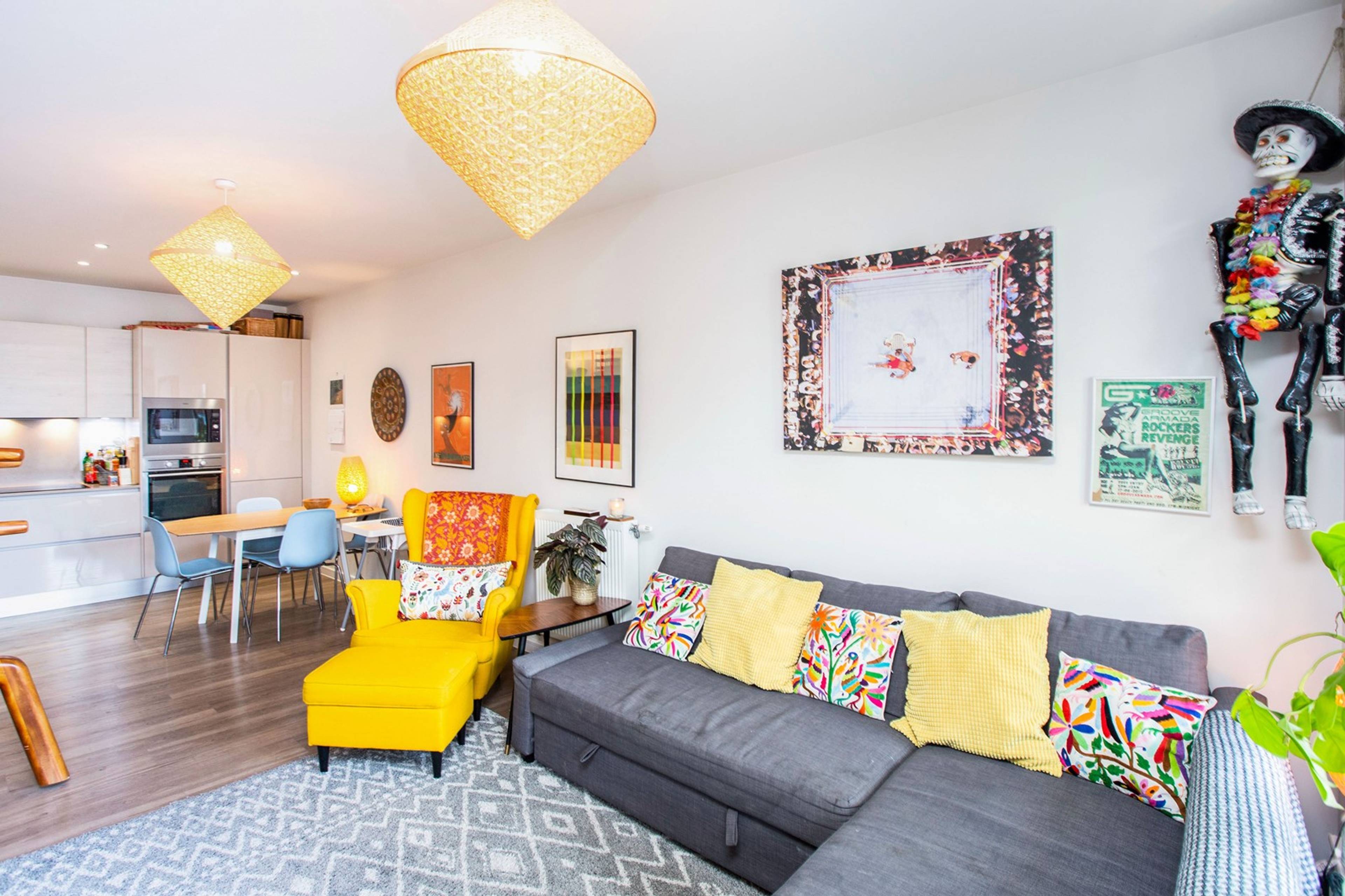 Lounge / Kitchen