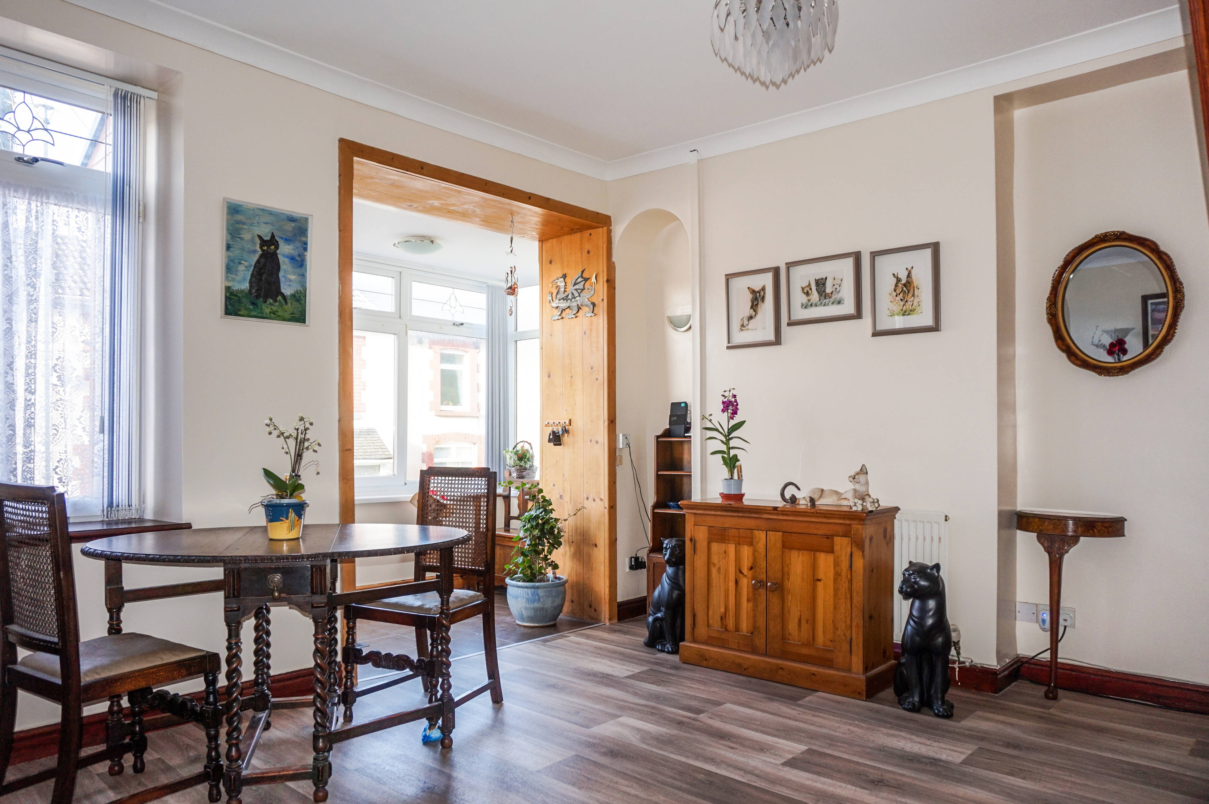 Lounge/Dining Room