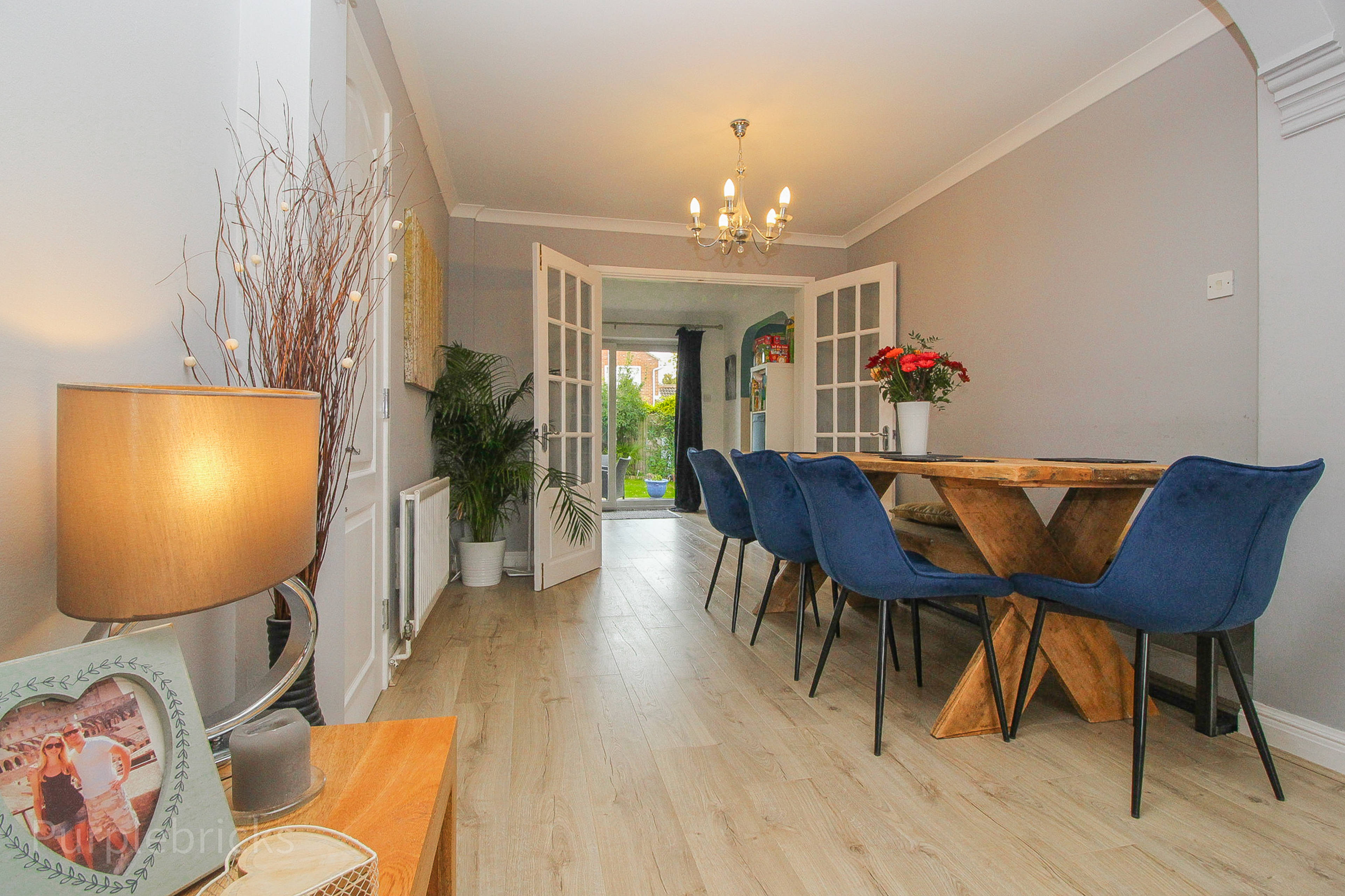 Lounge/Dining Room