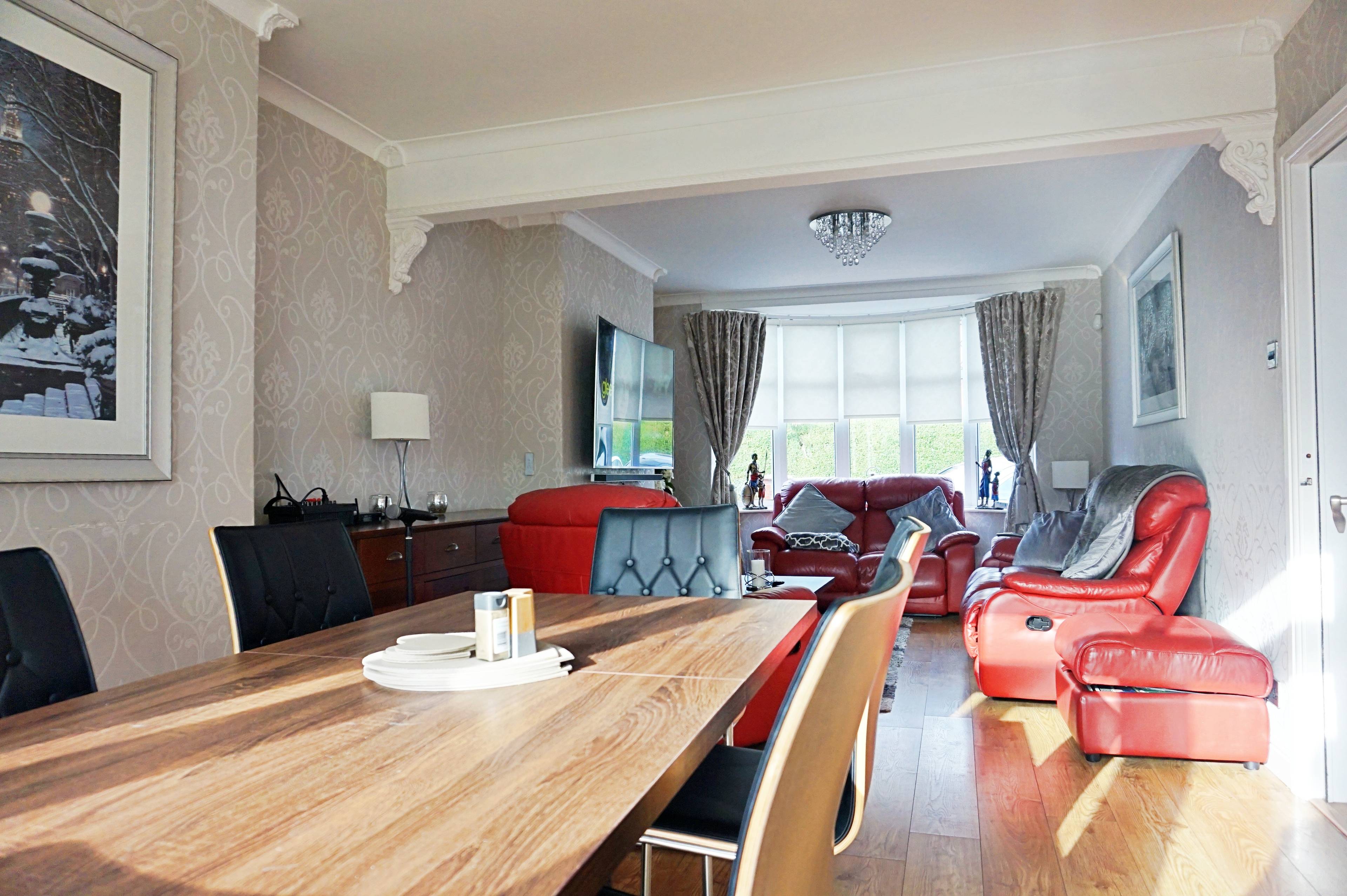 Lounge/Dining Room