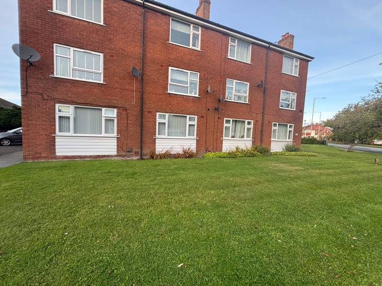 2 bedroom ground floor flat