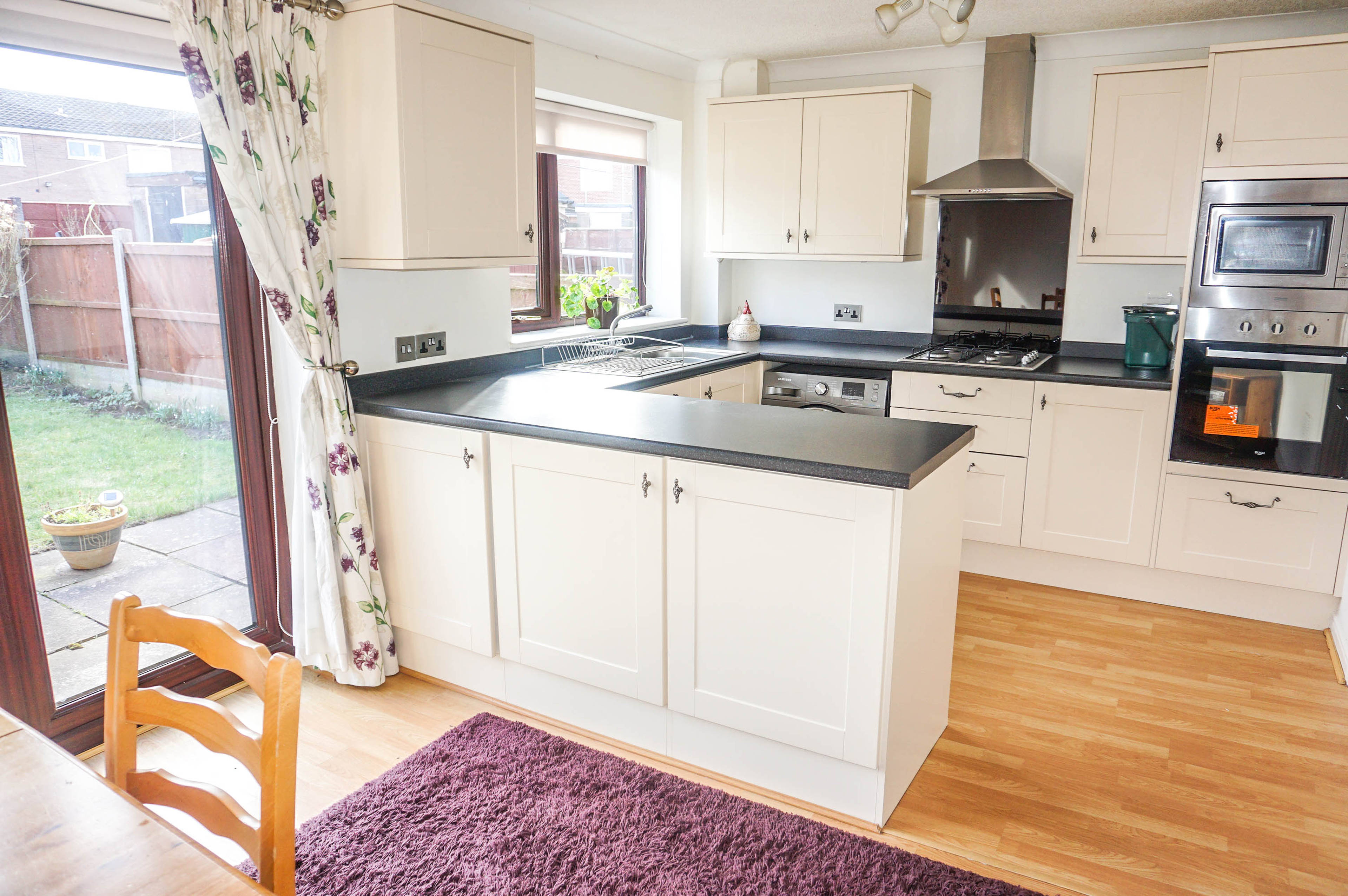 Kitchen/Breakfast