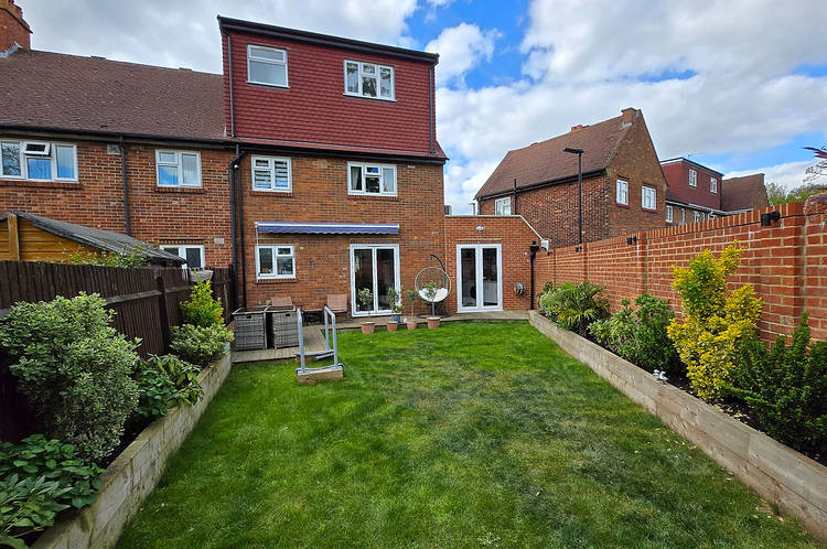 4 bedroom semi-detached house