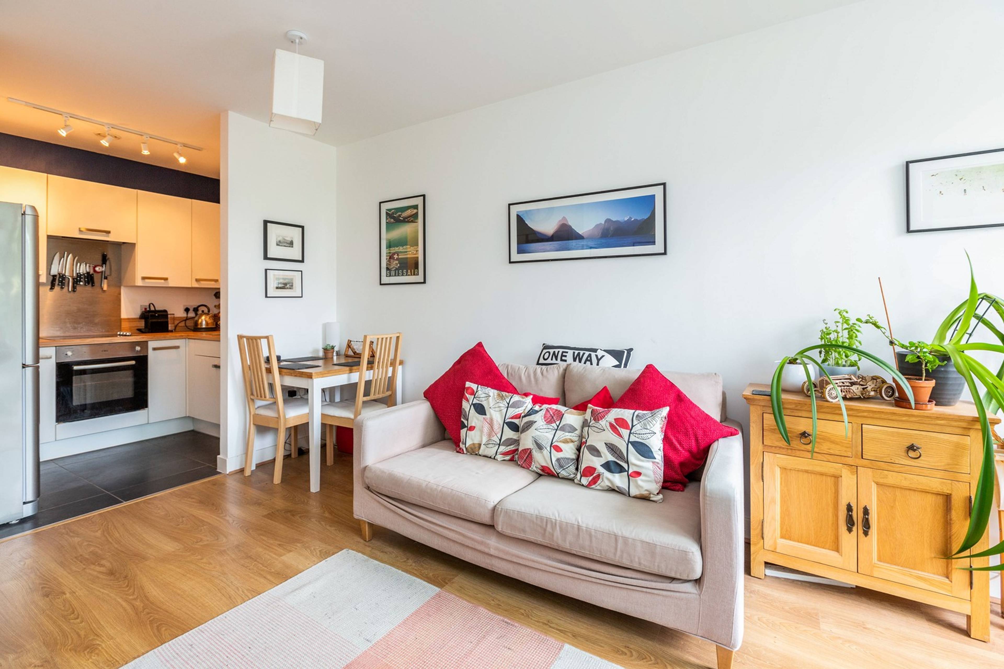 Lounge / Kitchen