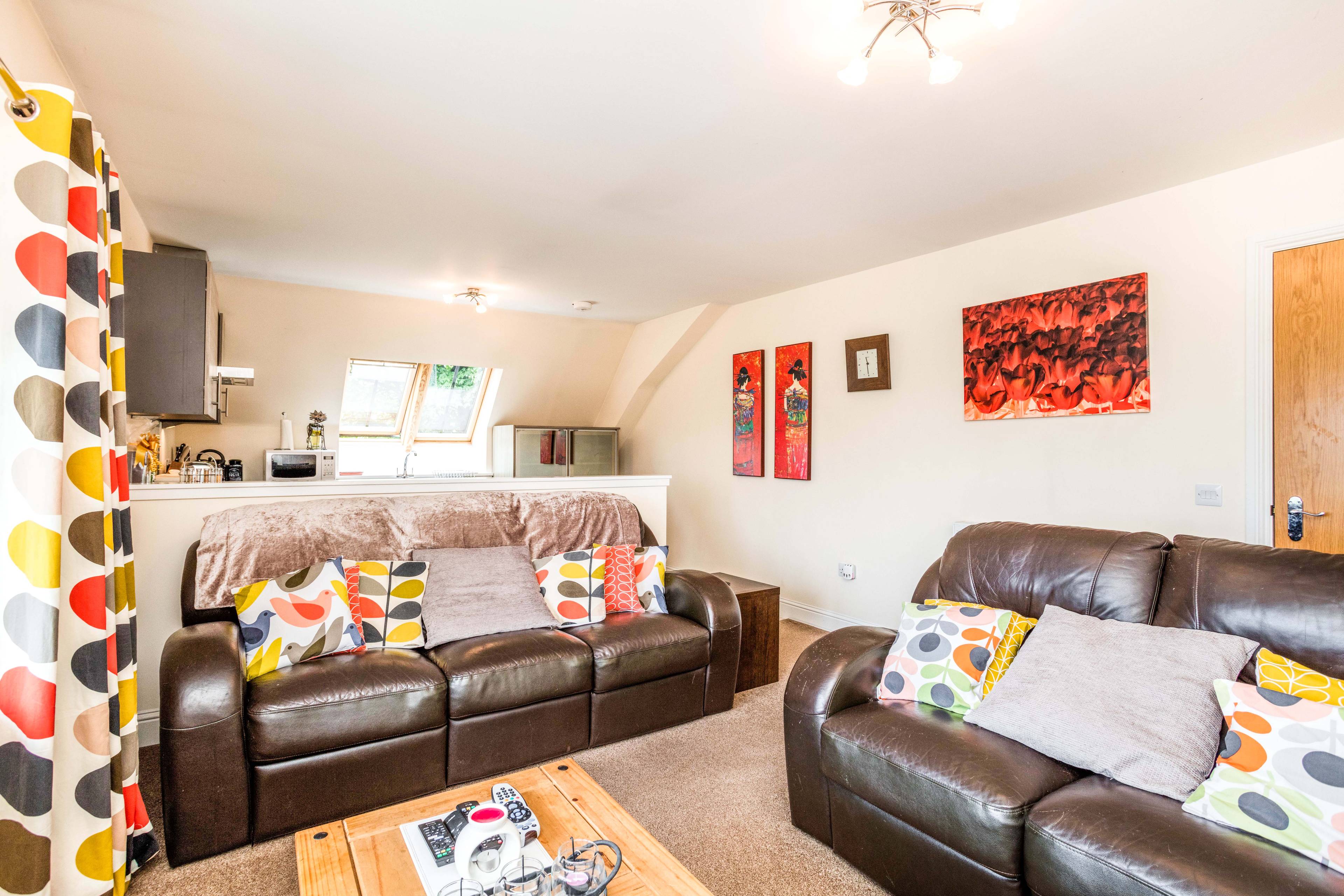 Lounge / Kitchen