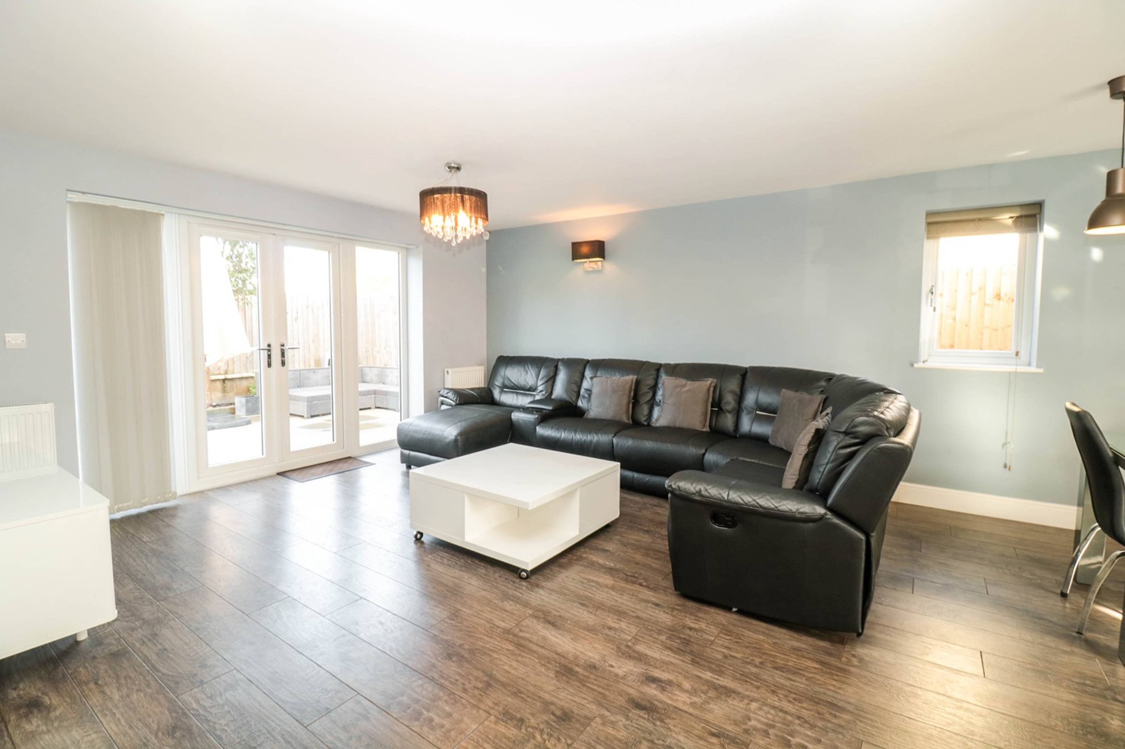 Lounge / Kitchen