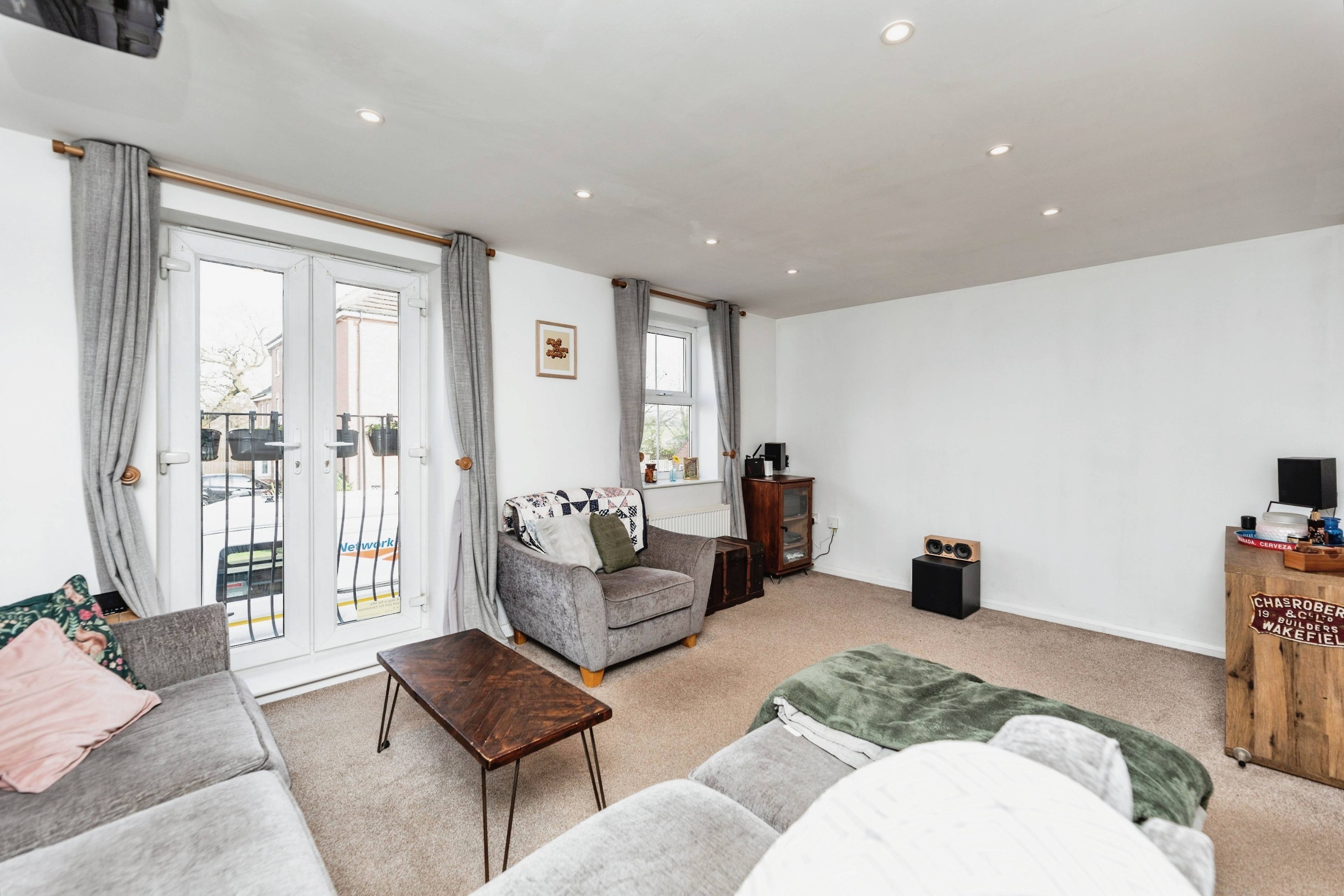 Lounge/Dining Room